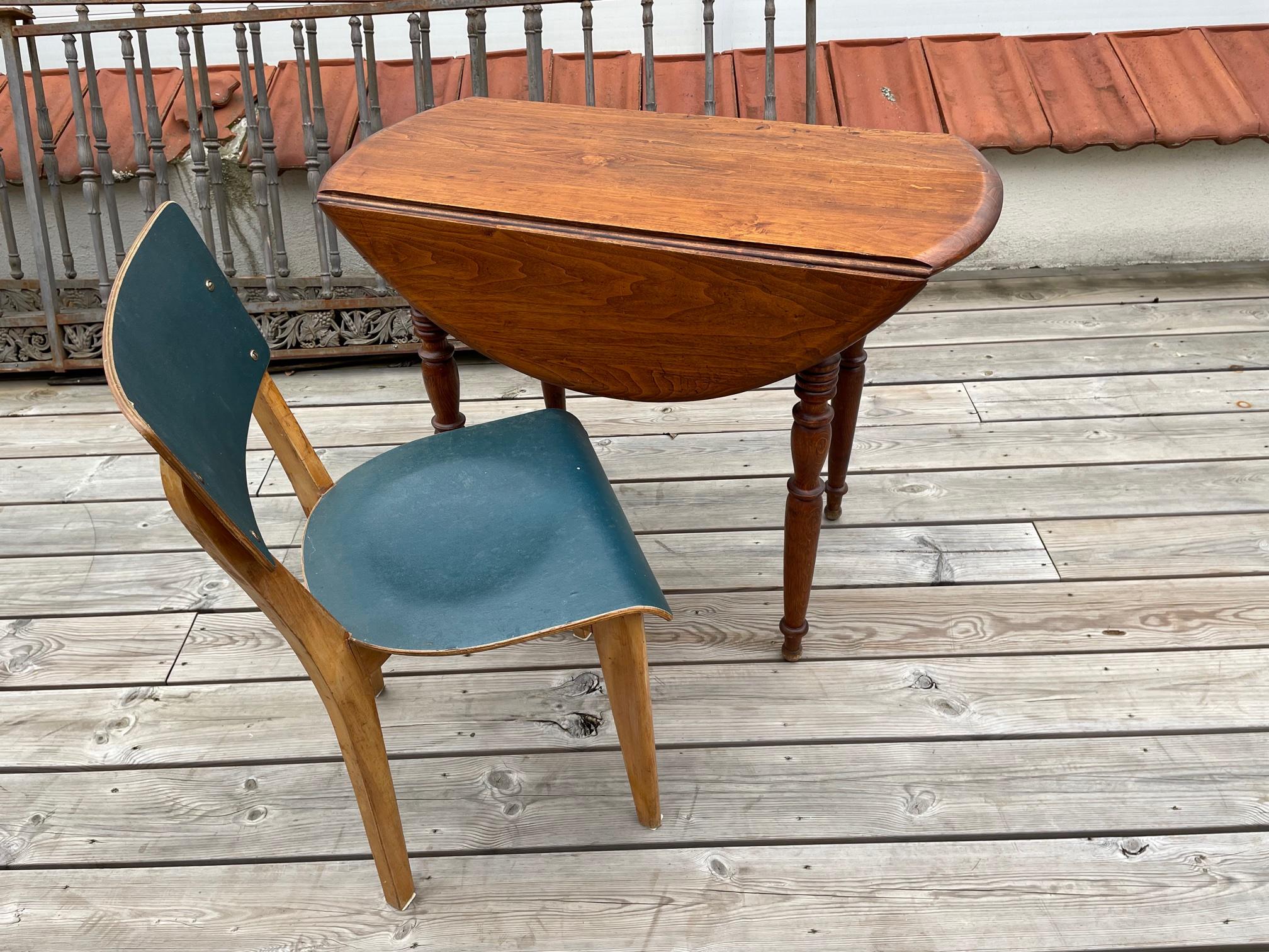 20th Century French Walnut Opening Table 8