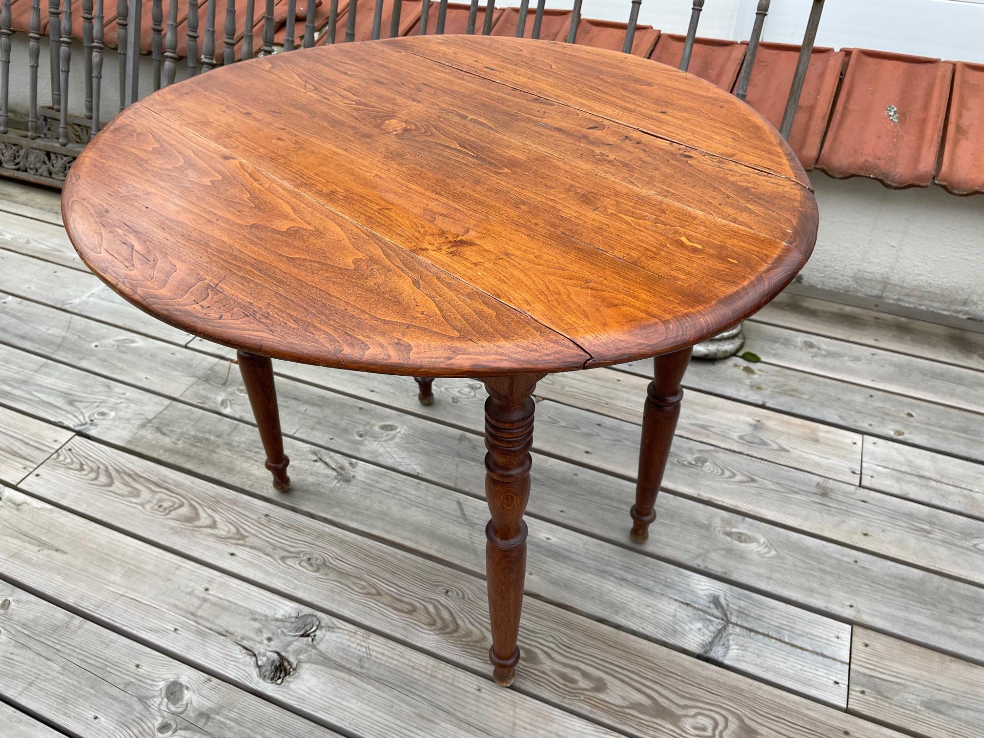 Early 20th Century 20th Century French Walnut Opening Table