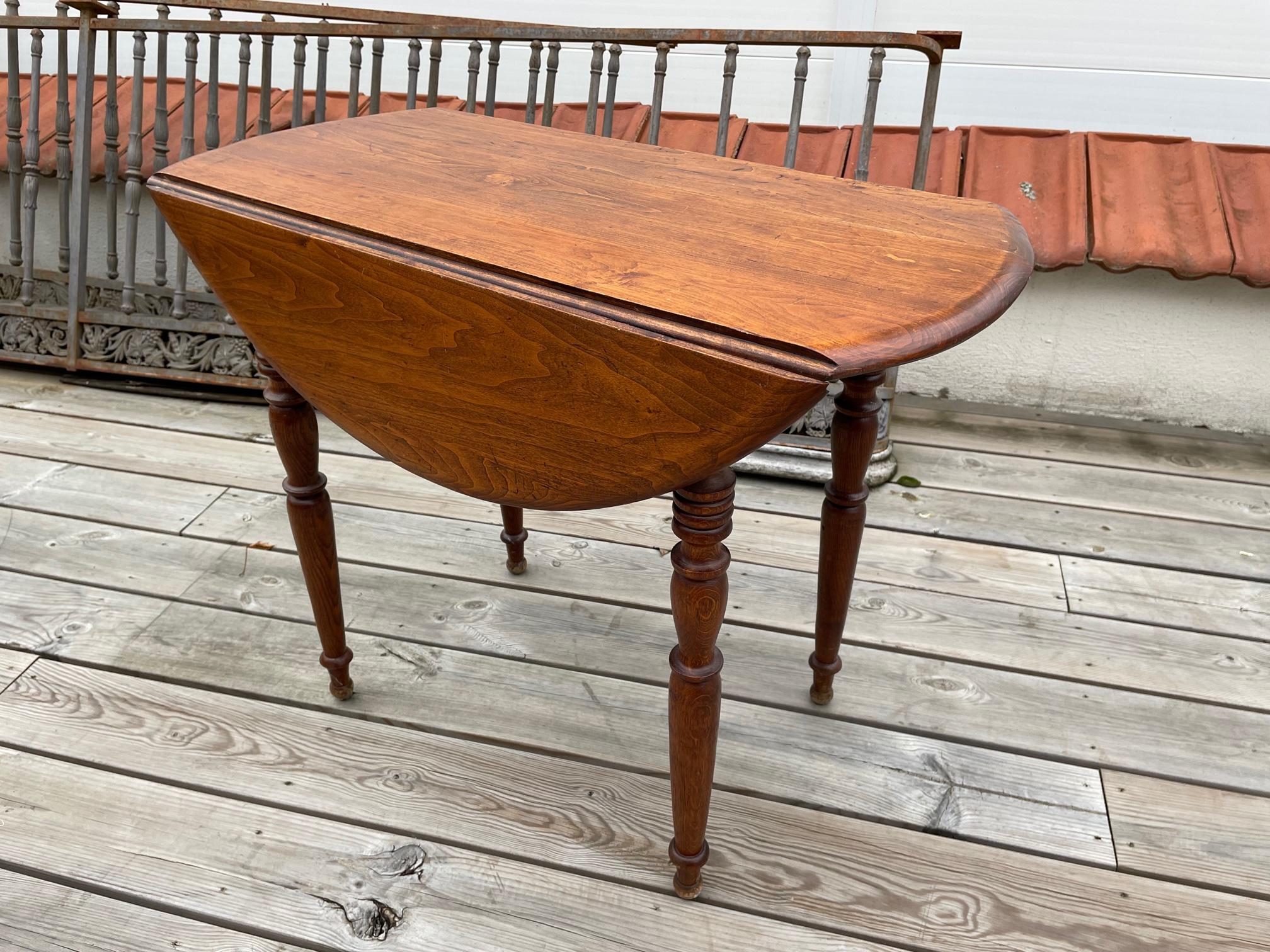 20th Century French Walnut Opening Table 2