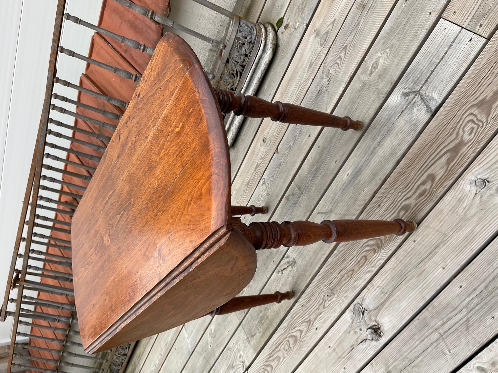 20th Century French Walnut Opening Table 3