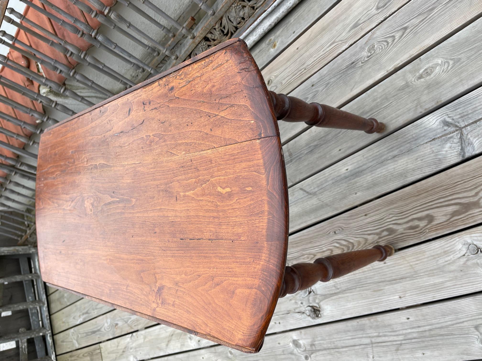 20th Century French Walnut Opening Table 4