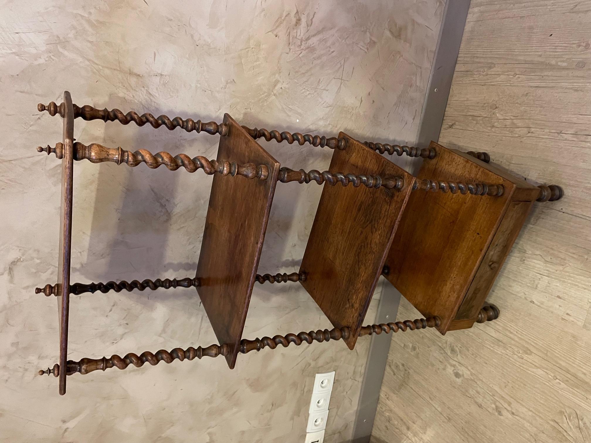 20th Century French Walnut Shelve on a Base, 1900s In Good Condition For Sale In LEGNY, FR