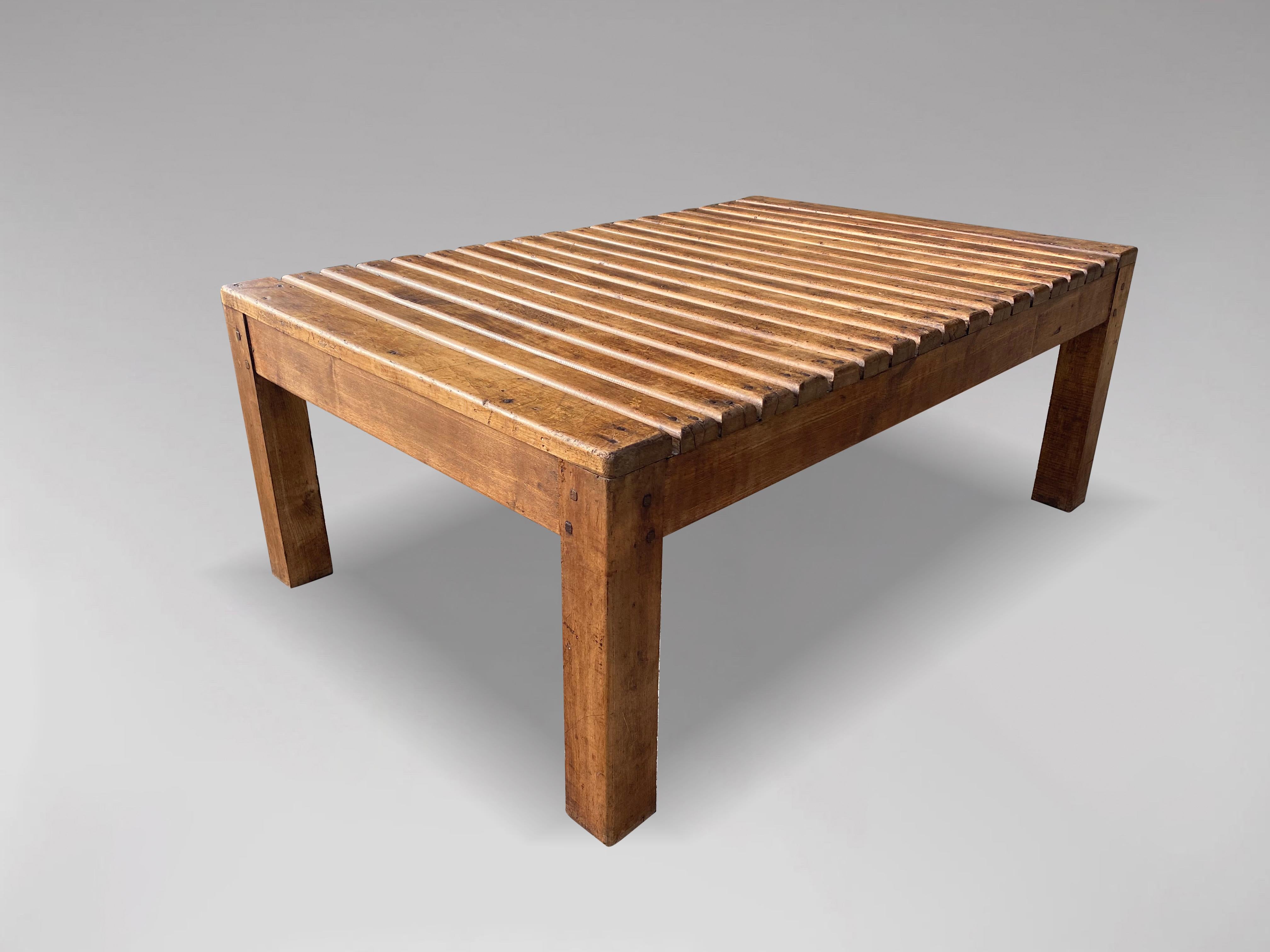 20th Century French Walnut Slat Top Coffee Table In Good Condition For Sale In Petworth,West Sussex, GB