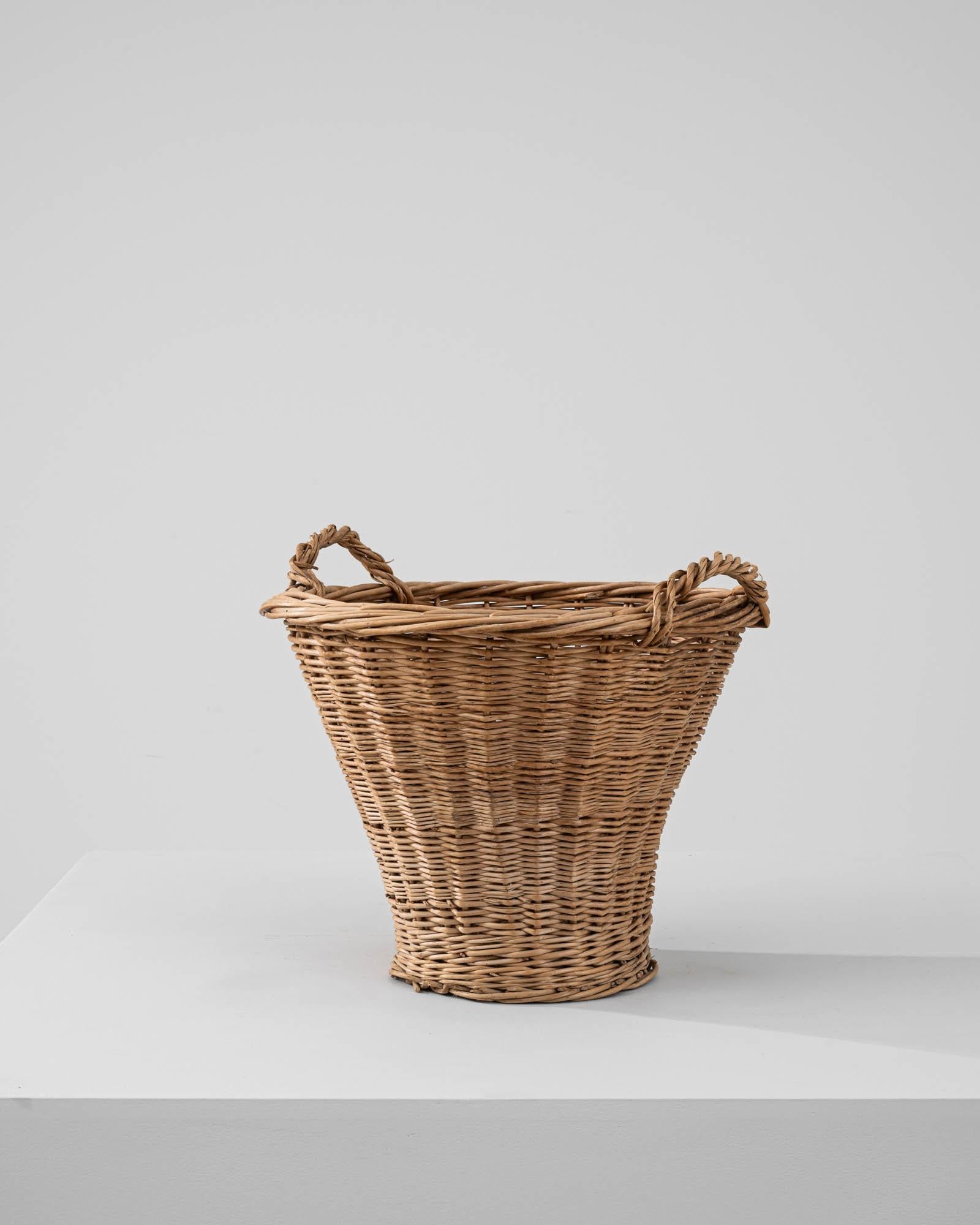20th Century French Wicker Basket In Good Condition In High Point, NC