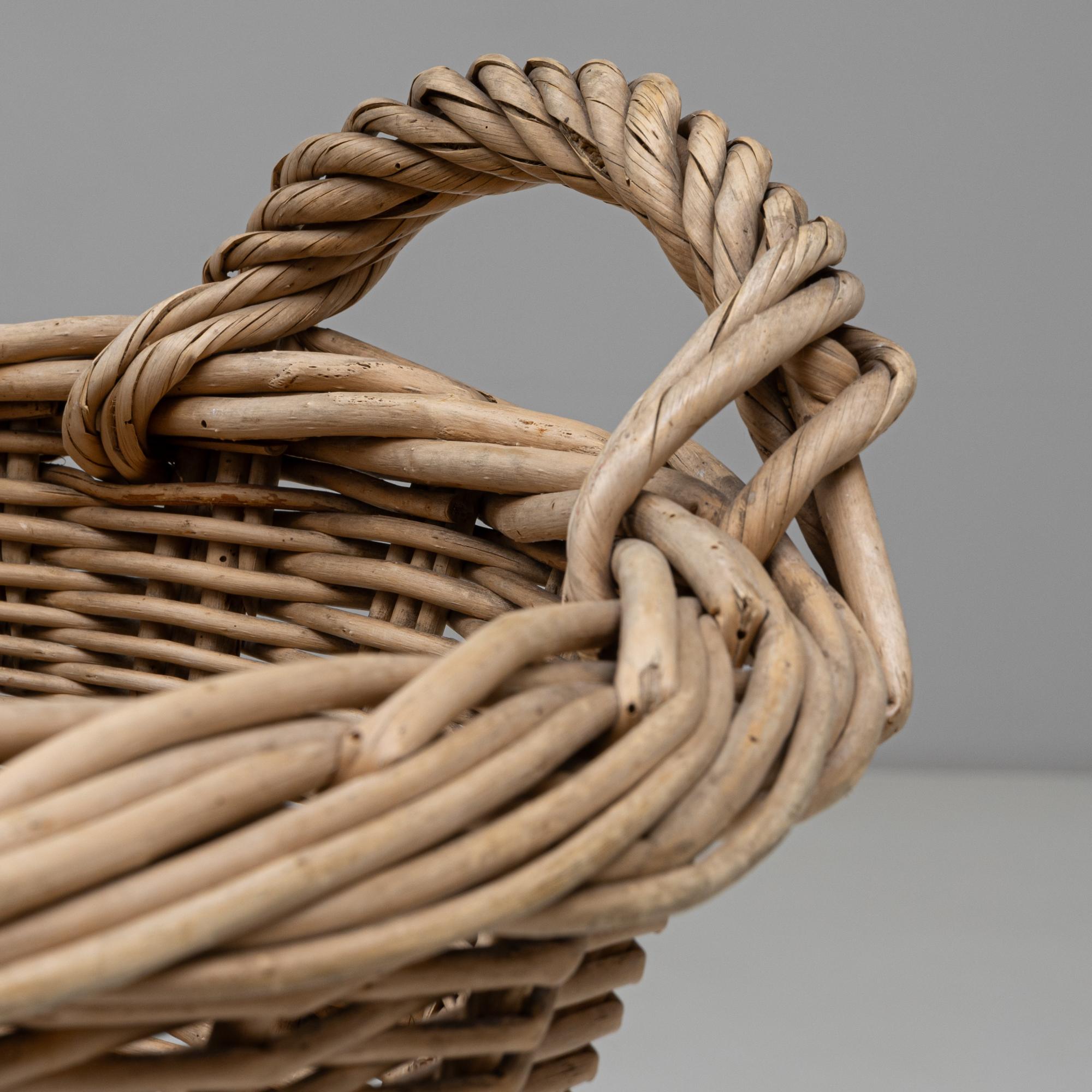20th Century French Wicker Basket in vendita 2