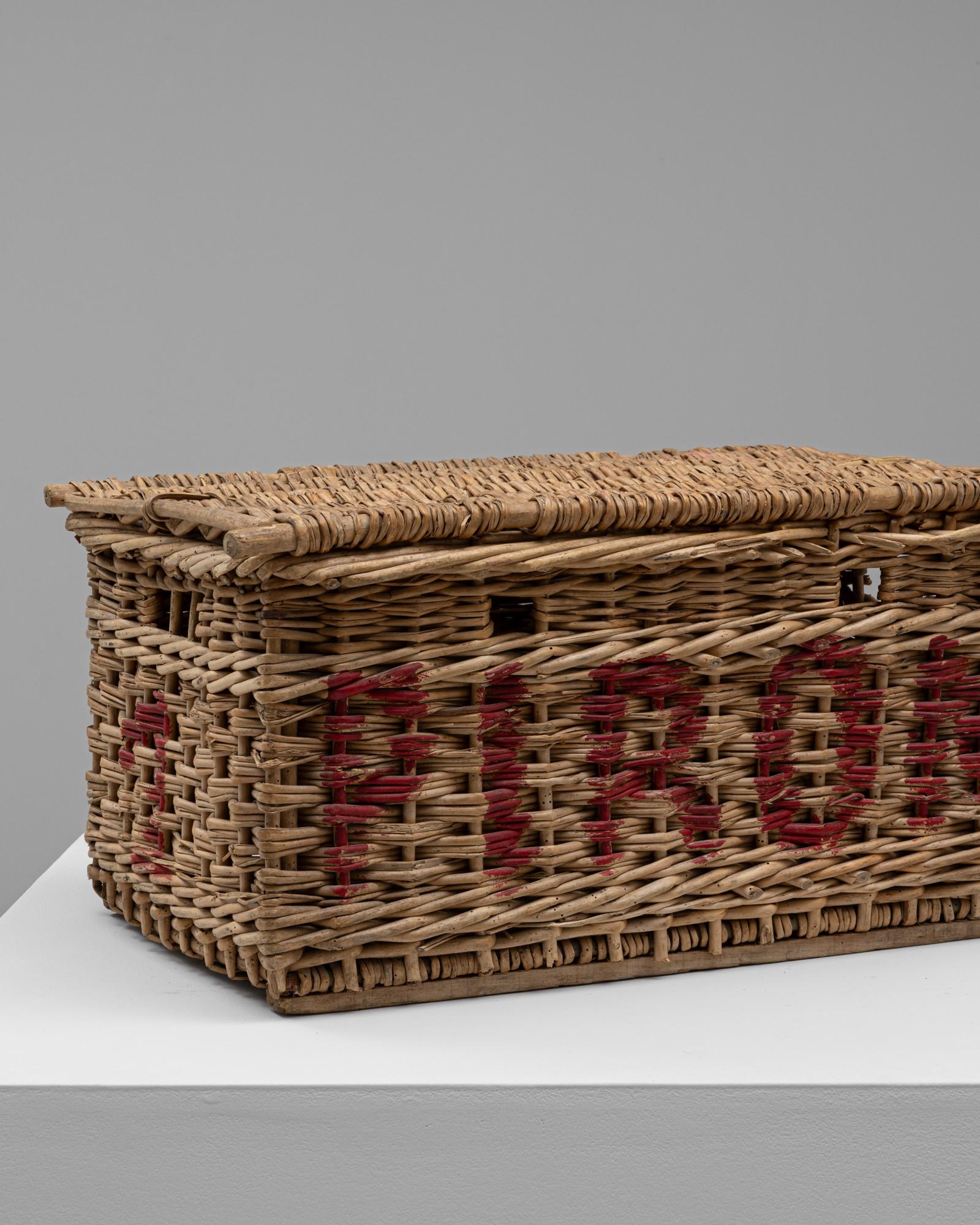 20th Century French Wicker Trunk For Sale 5