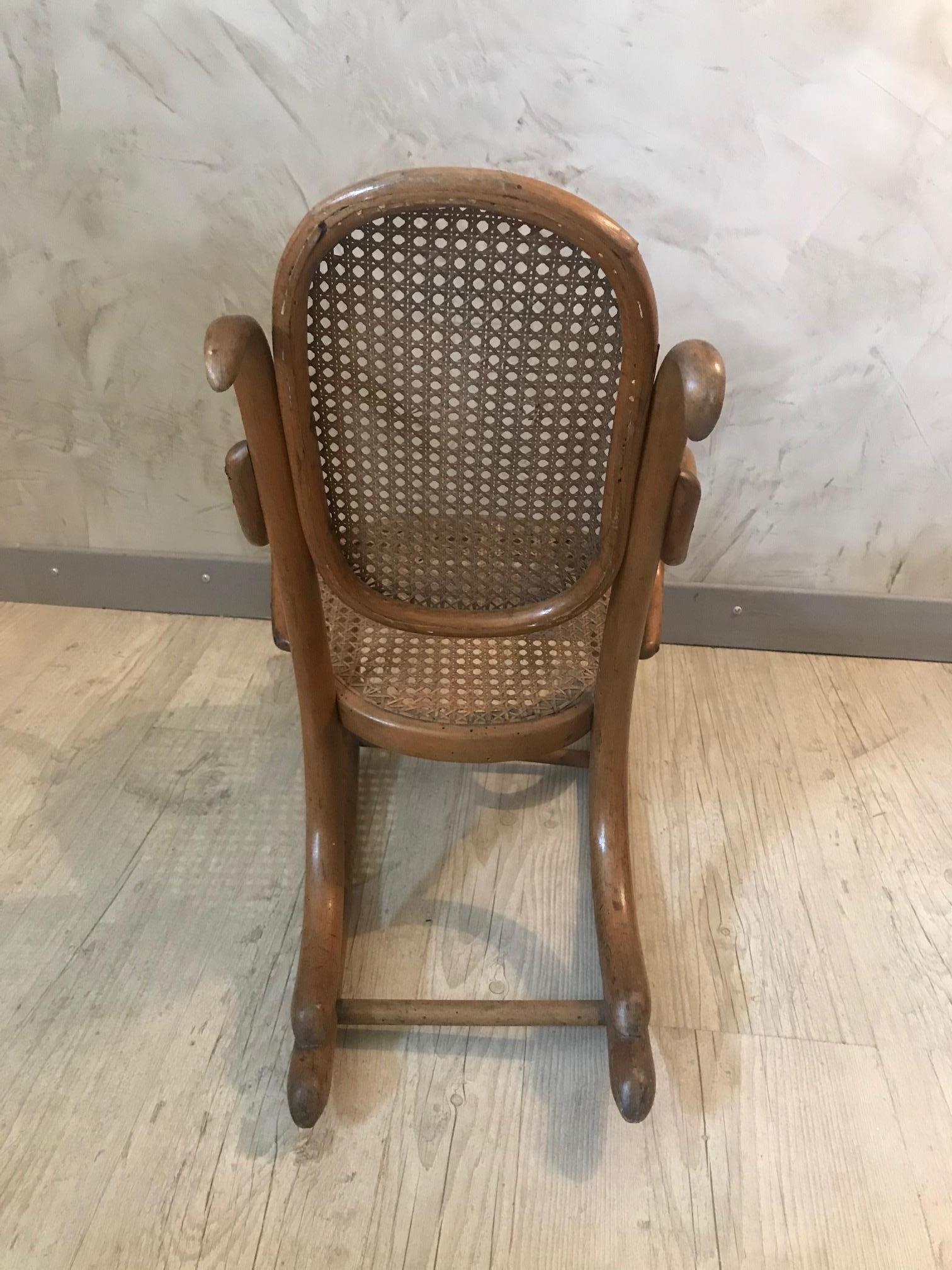 20th Century French Wood and Cane Child Rocking Chair, 1920s In Good Condition In LEGNY, FR