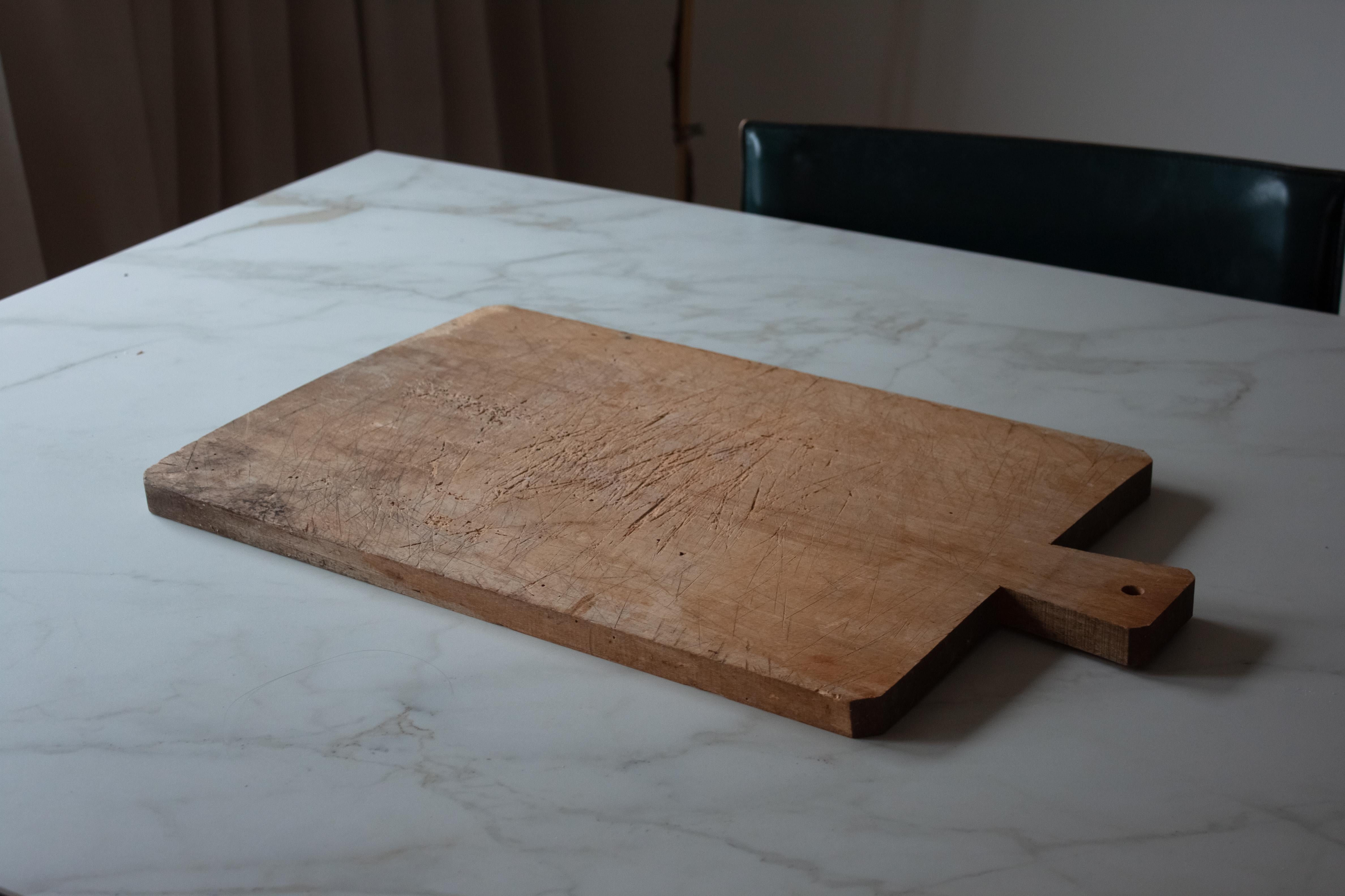 Planche à découper en bois français du 20ème siècle  en vente 2