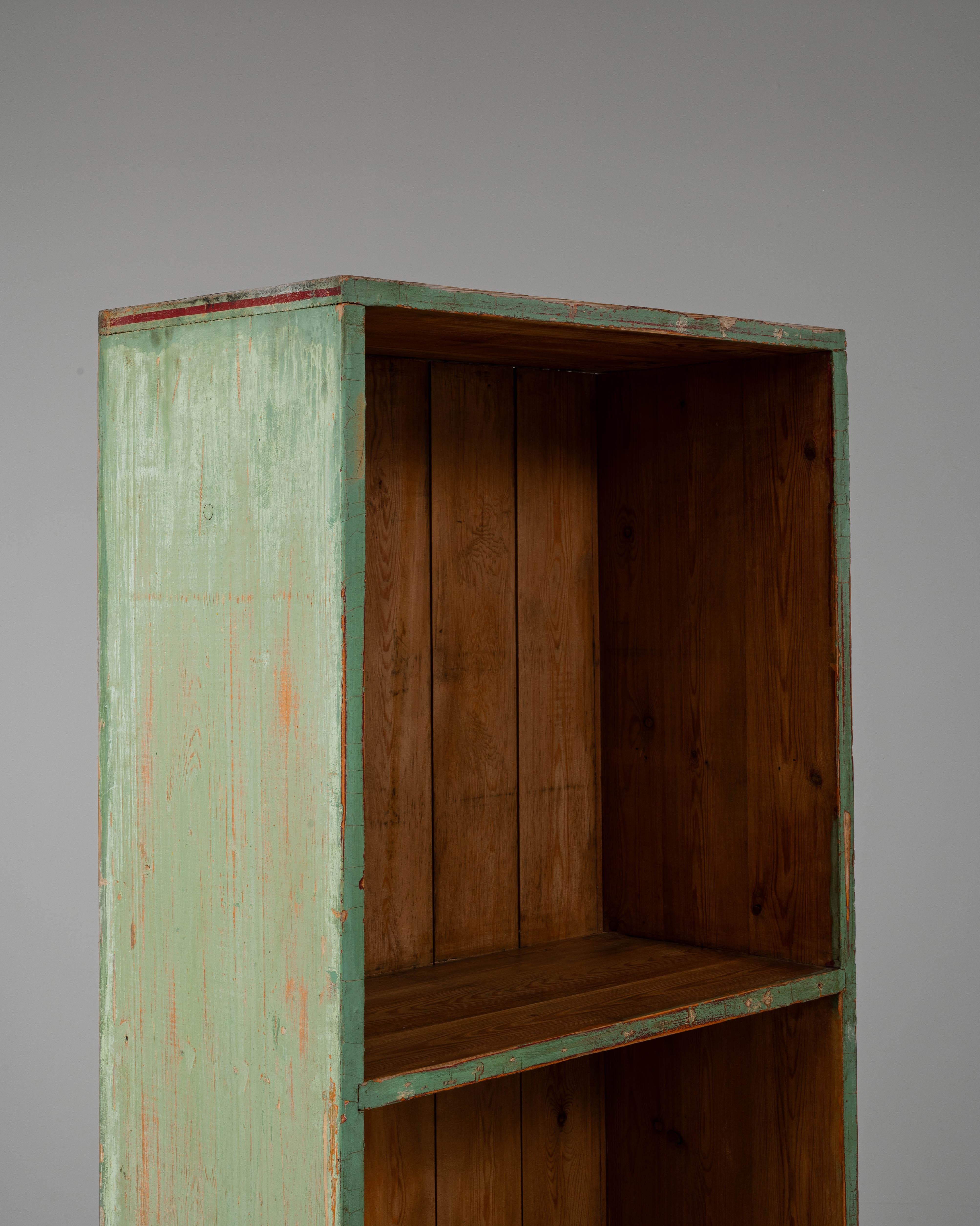 Legno Libreria francese in Wood patinato del XX secolo in vendita