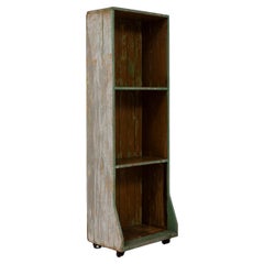 Bibliothèque en bois patiné français du 20e siècle
