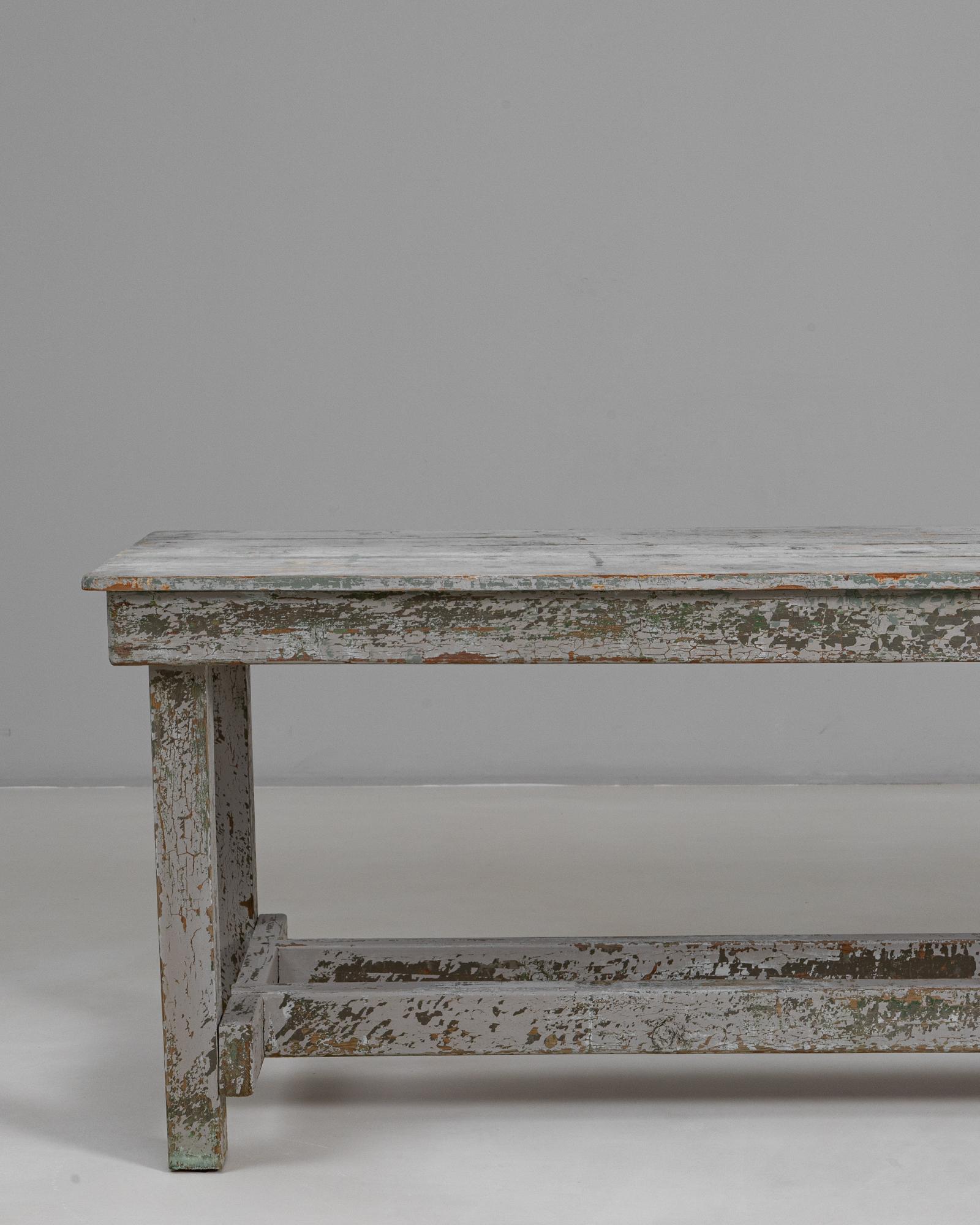 20th Century French Wood Patinated Dining Table (20. Jahrhundert) im Angebot