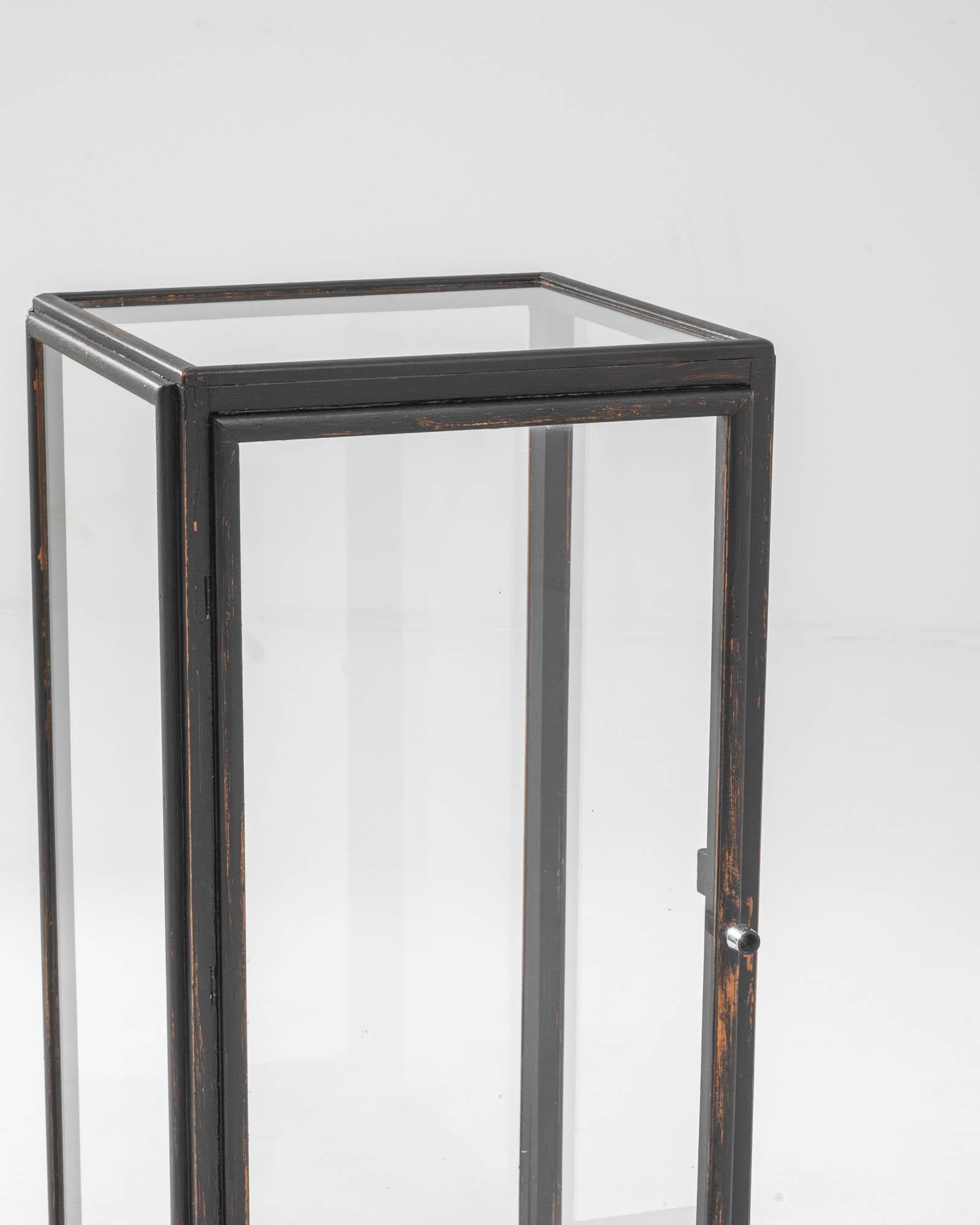 20th Century French Wooden and Glass Display Case  For Sale 4