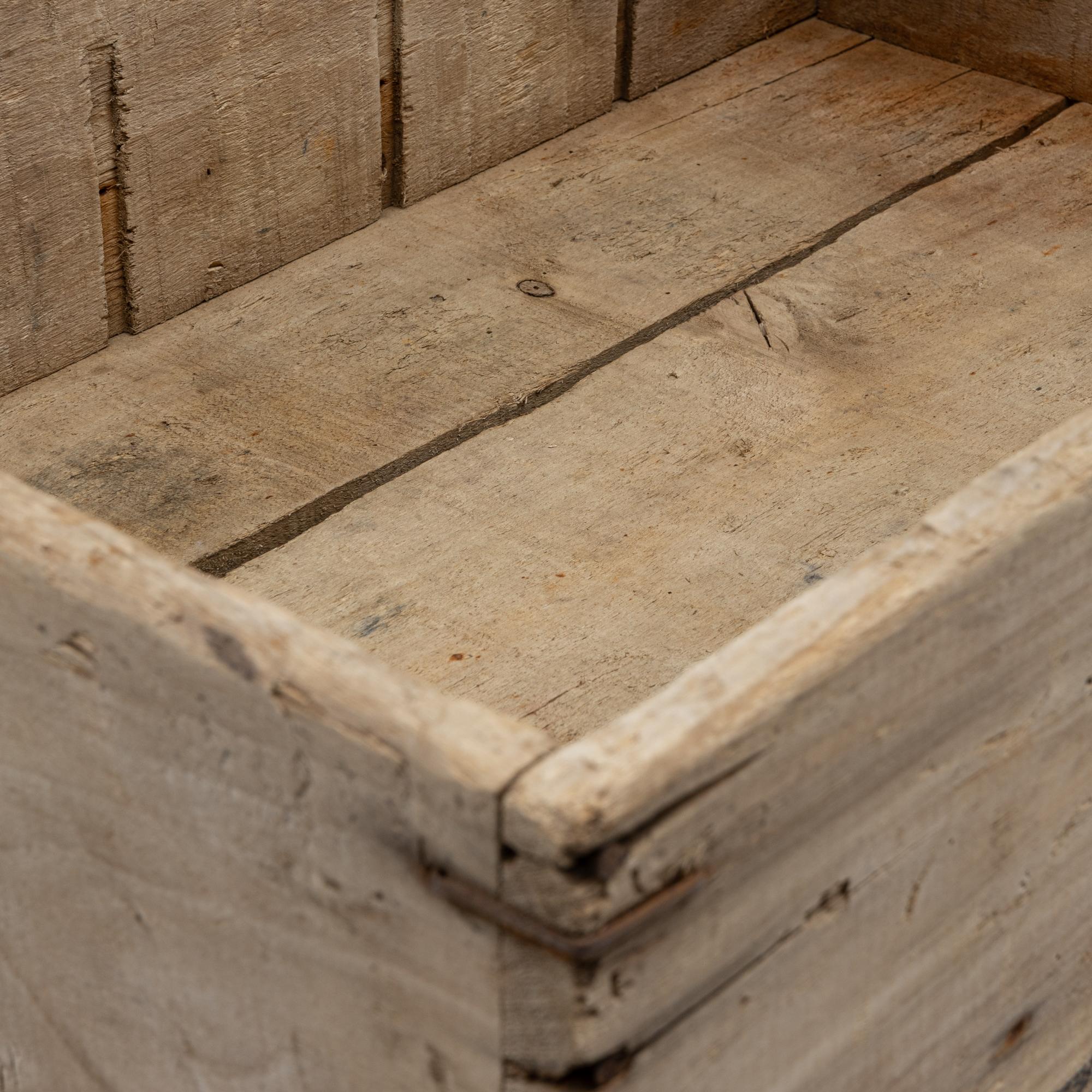 20th Century French Wooden Box For Sale 6
