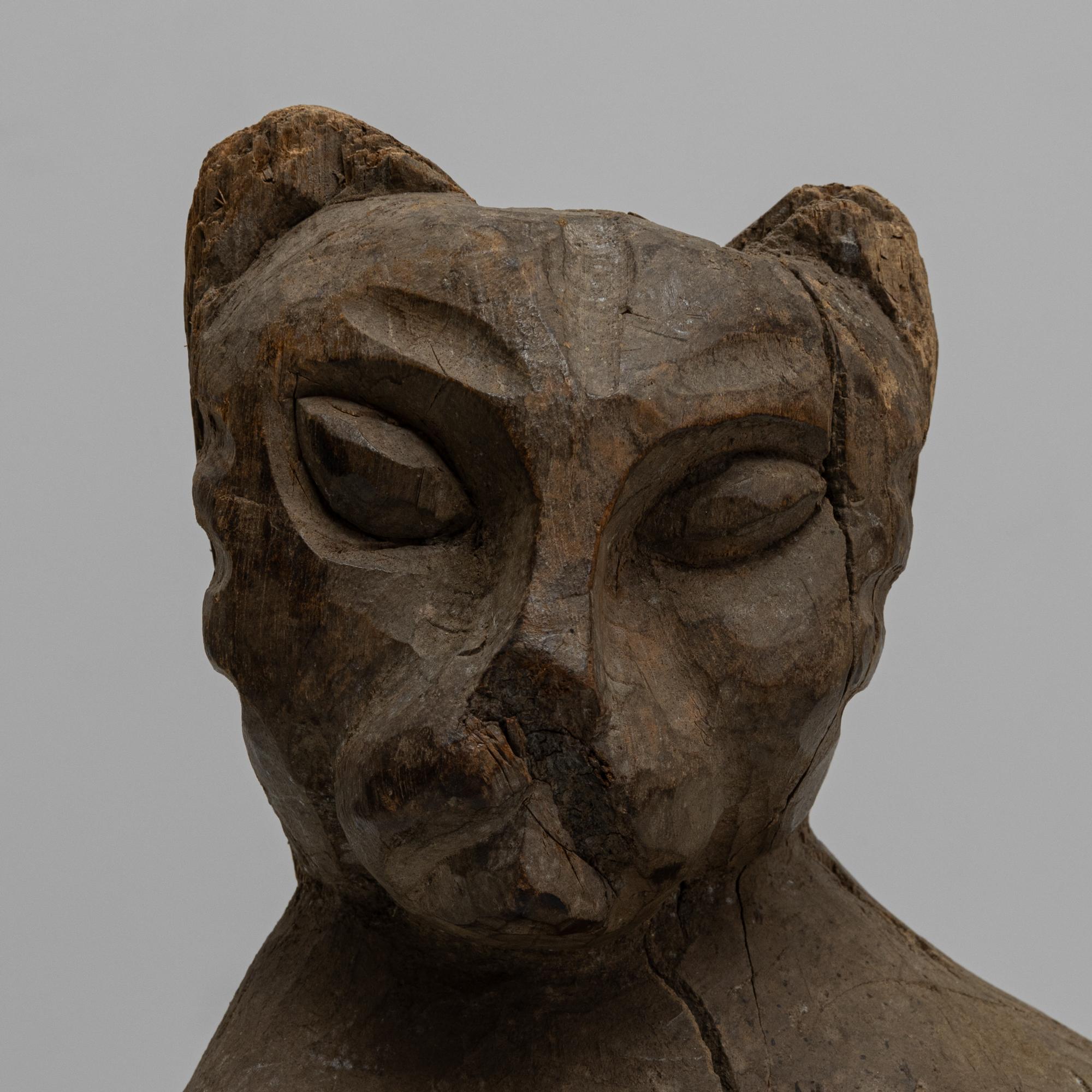 Sculpture de chat en bois française du 20e siècle en vente 2