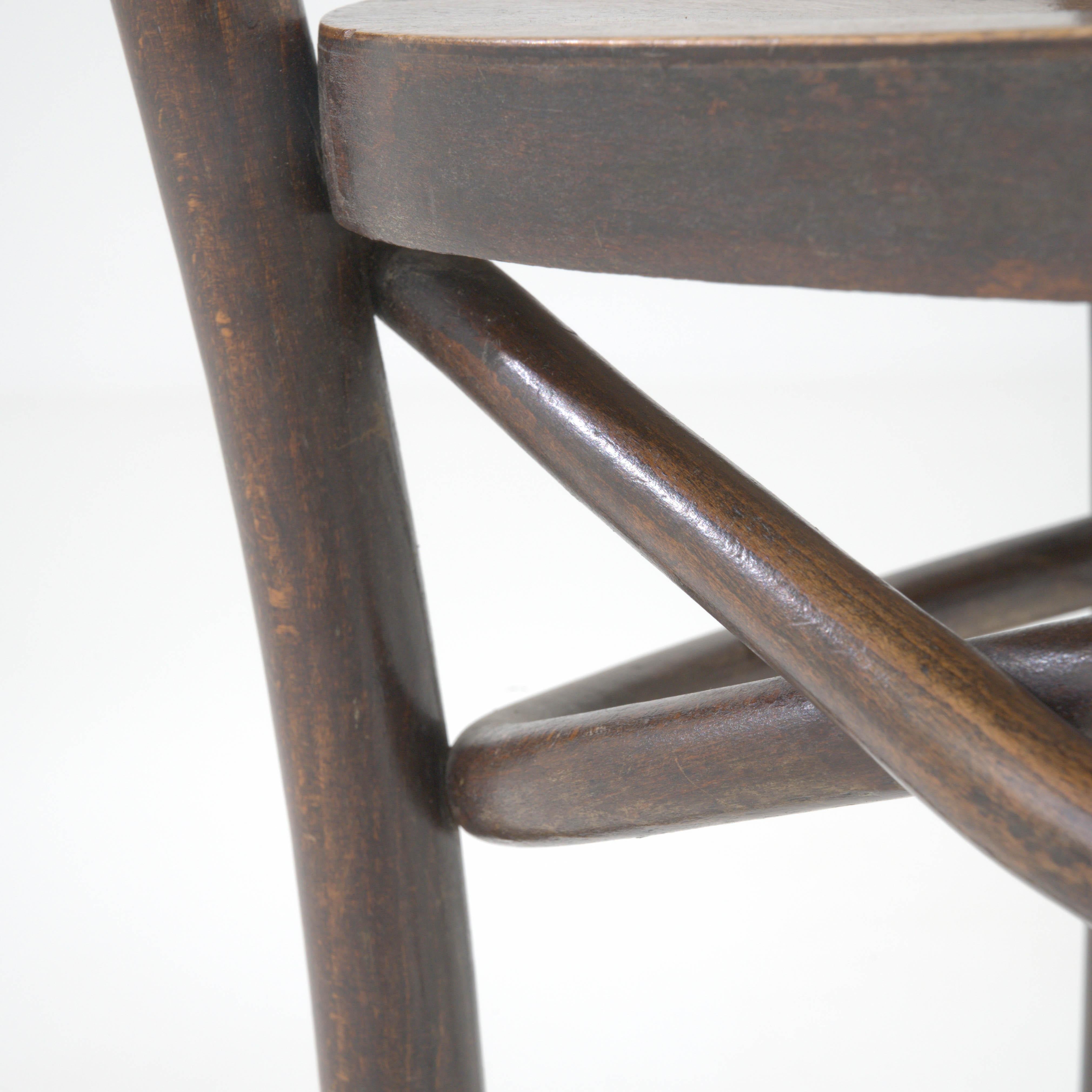 Chaise en bois française du 20e siècle en vente 4