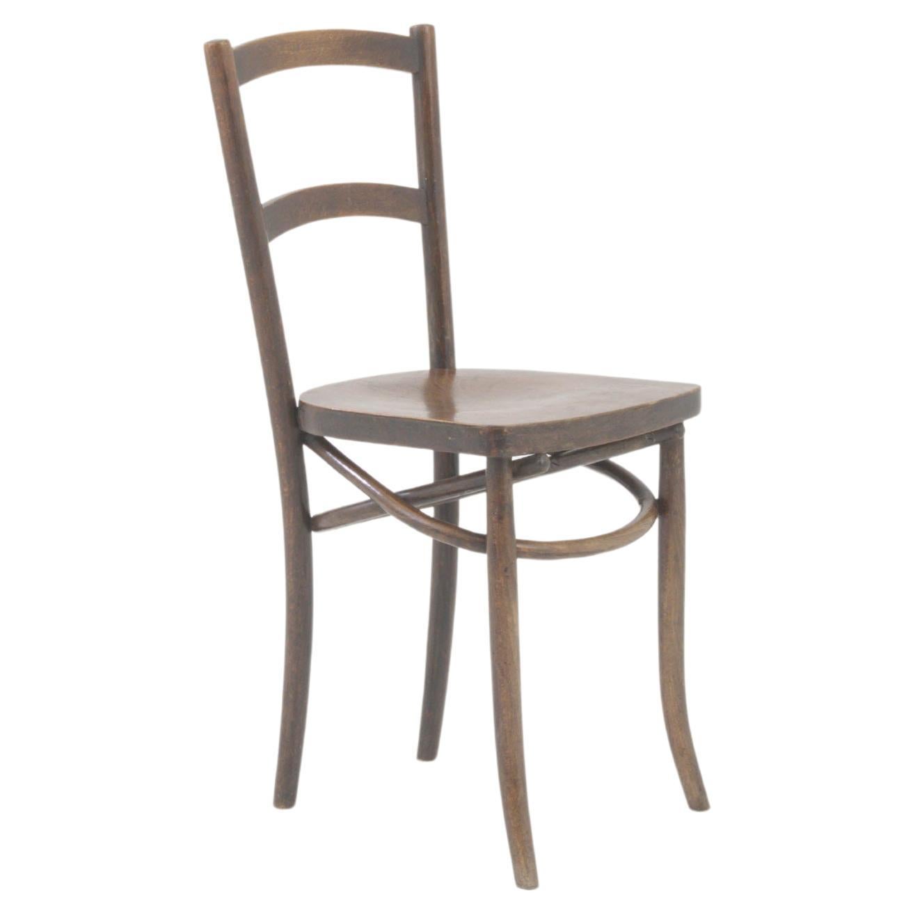 Chaise en bois française du 20e siècle en vente
