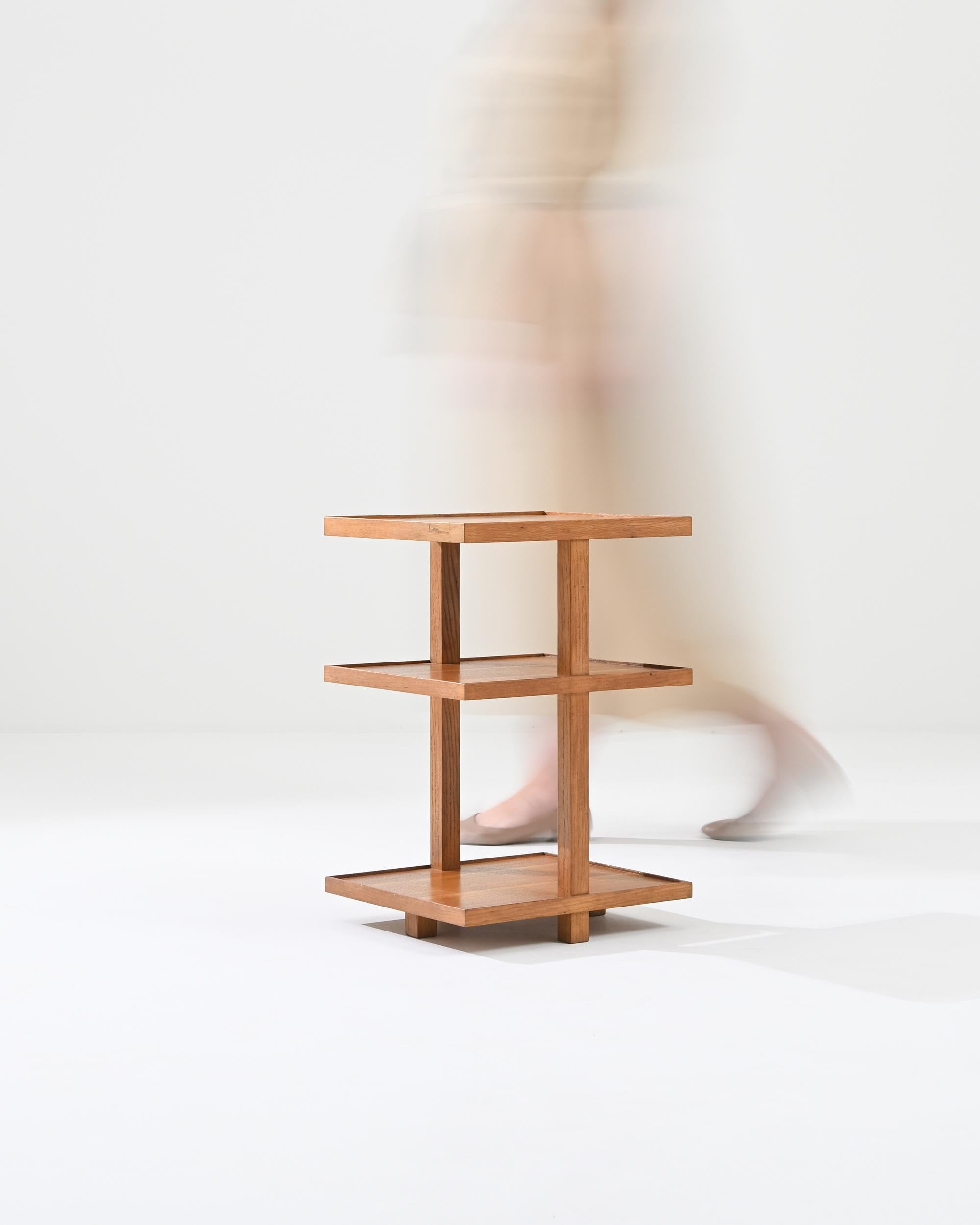 Table basse en bois française du 20e siècle en vente 1
