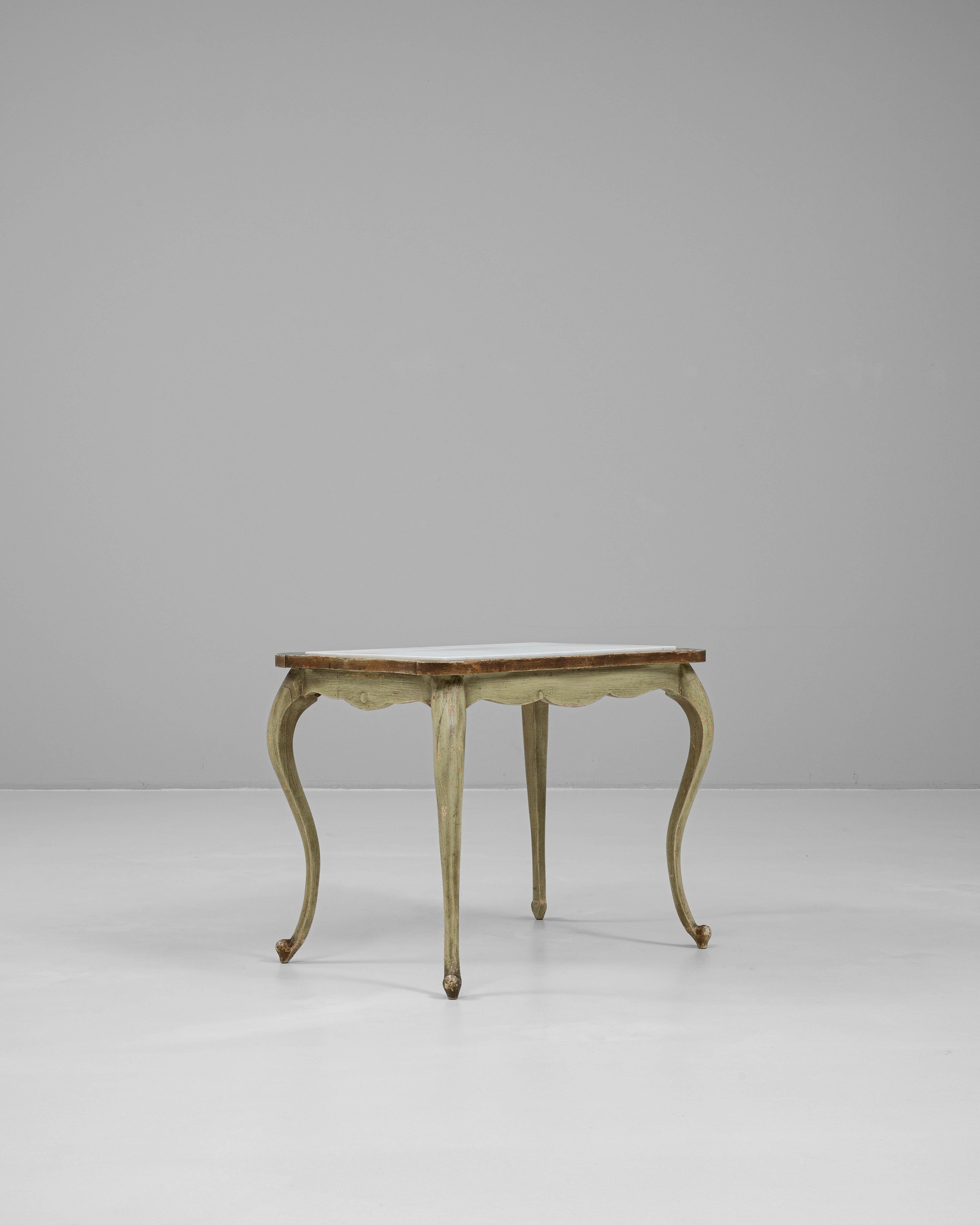 20th Century French Wooden Coffee Table With Marble Top im Zustand „Gut“ im Angebot in High Point, NC