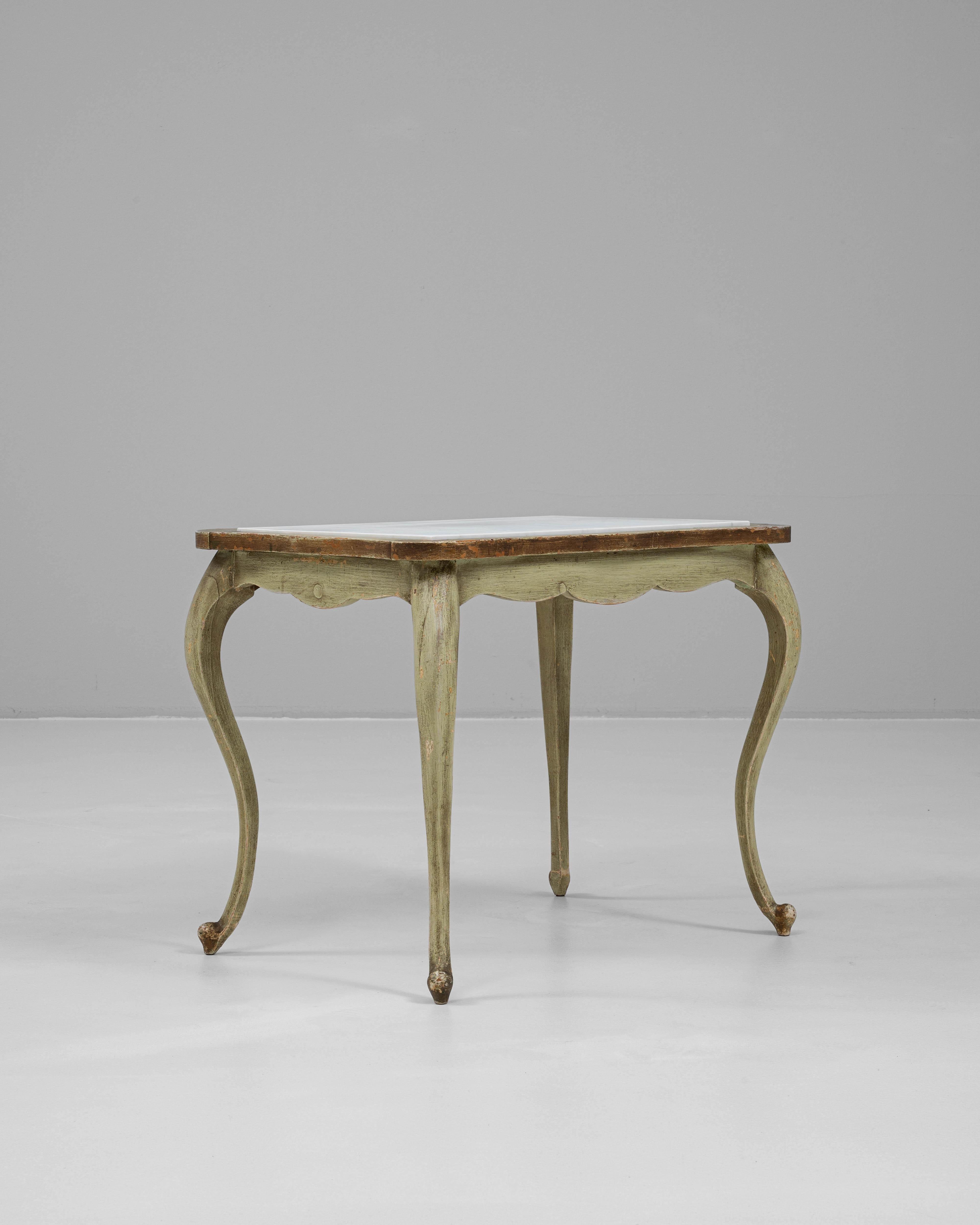 20th Century French Wooden Coffee Table With Marble Top (Marmor) im Angebot