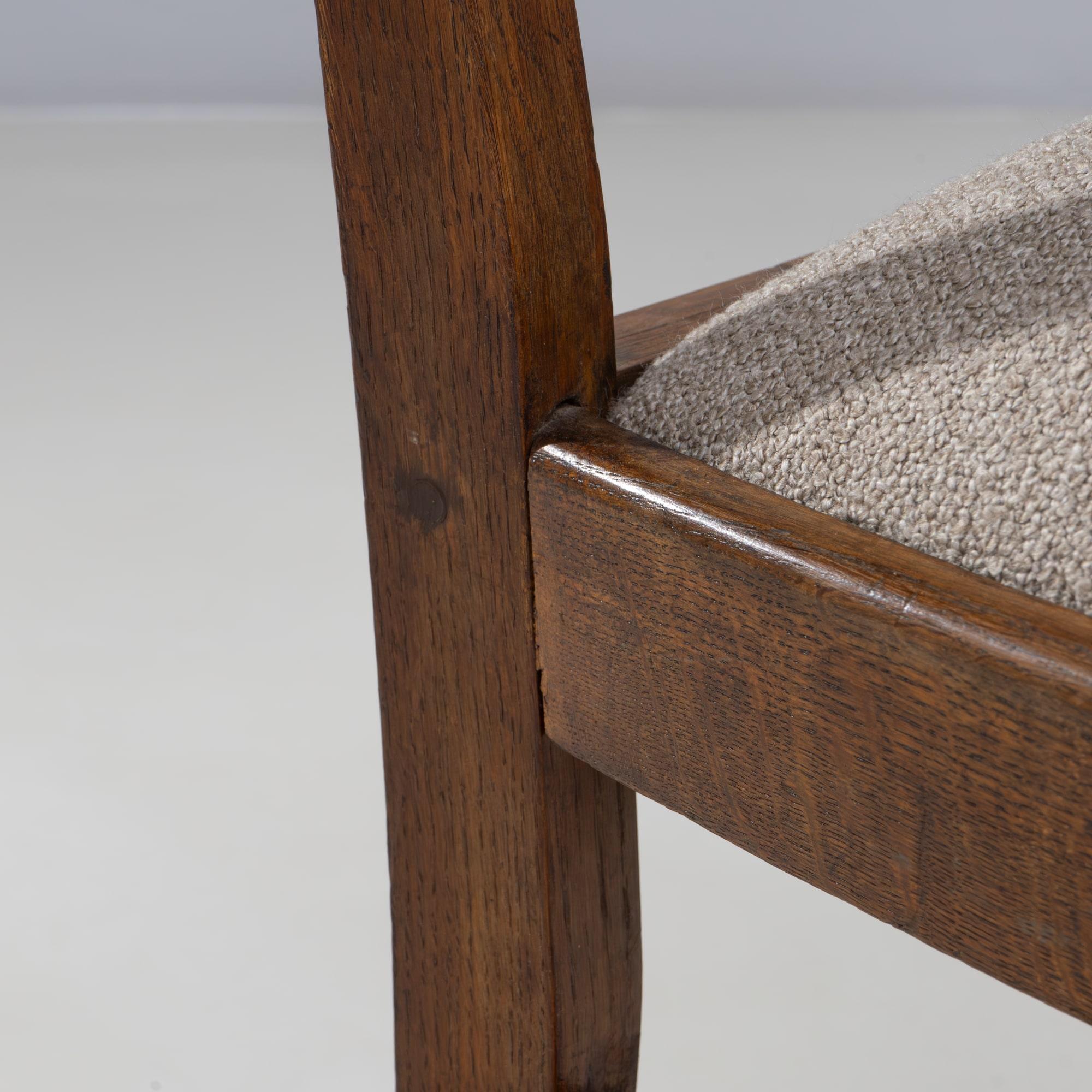 Sedia da pranzo francese del XX secolo in legno con seduta imbottita in vendita 7