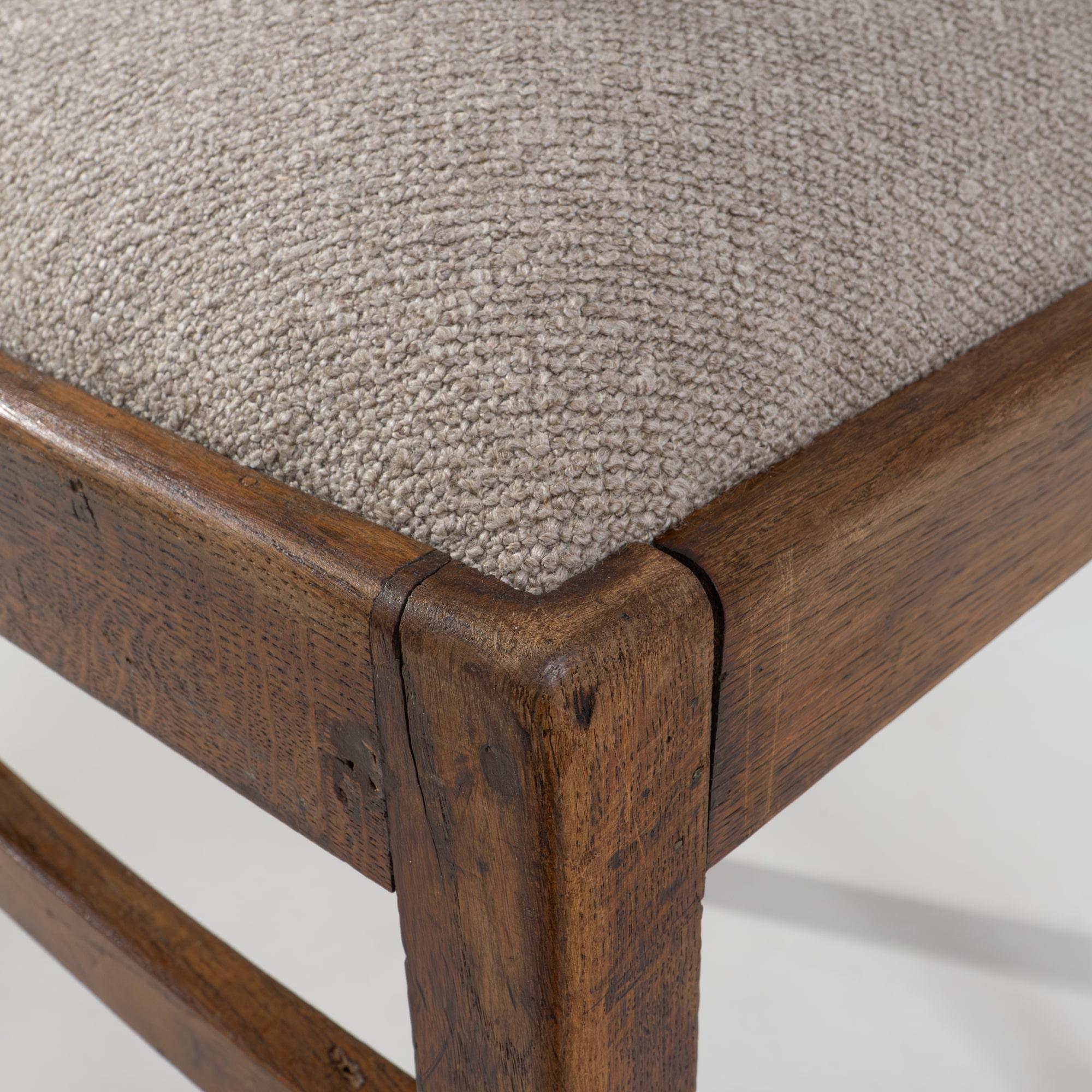 Sedia da pranzo francese del XX secolo in legno con seduta imbottita in vendita 10