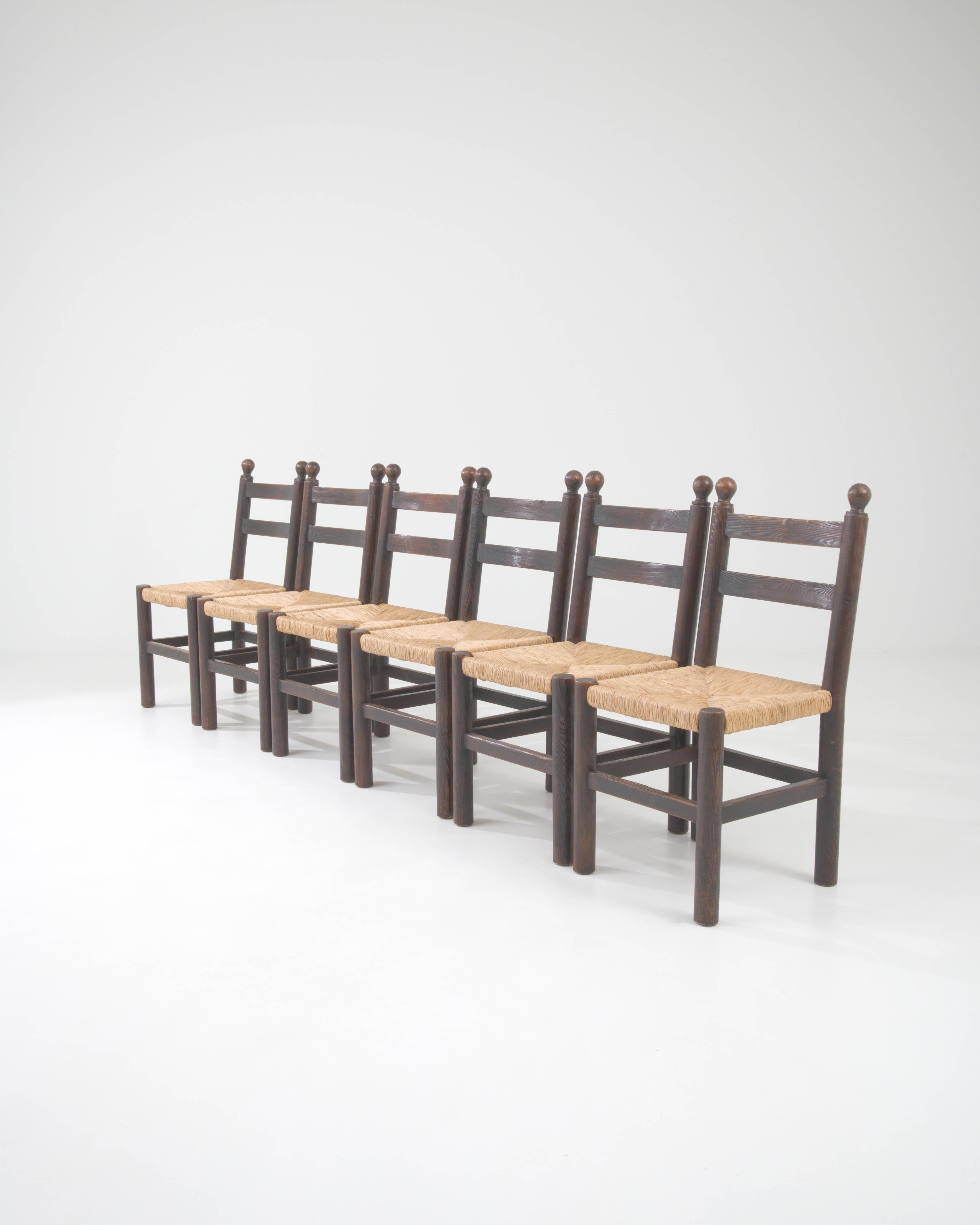 Französische Holz-Esszimmerstühle des 20. Jahrhunderts mit Korbweide-Sitzen, 6er-Set im Angebot 9