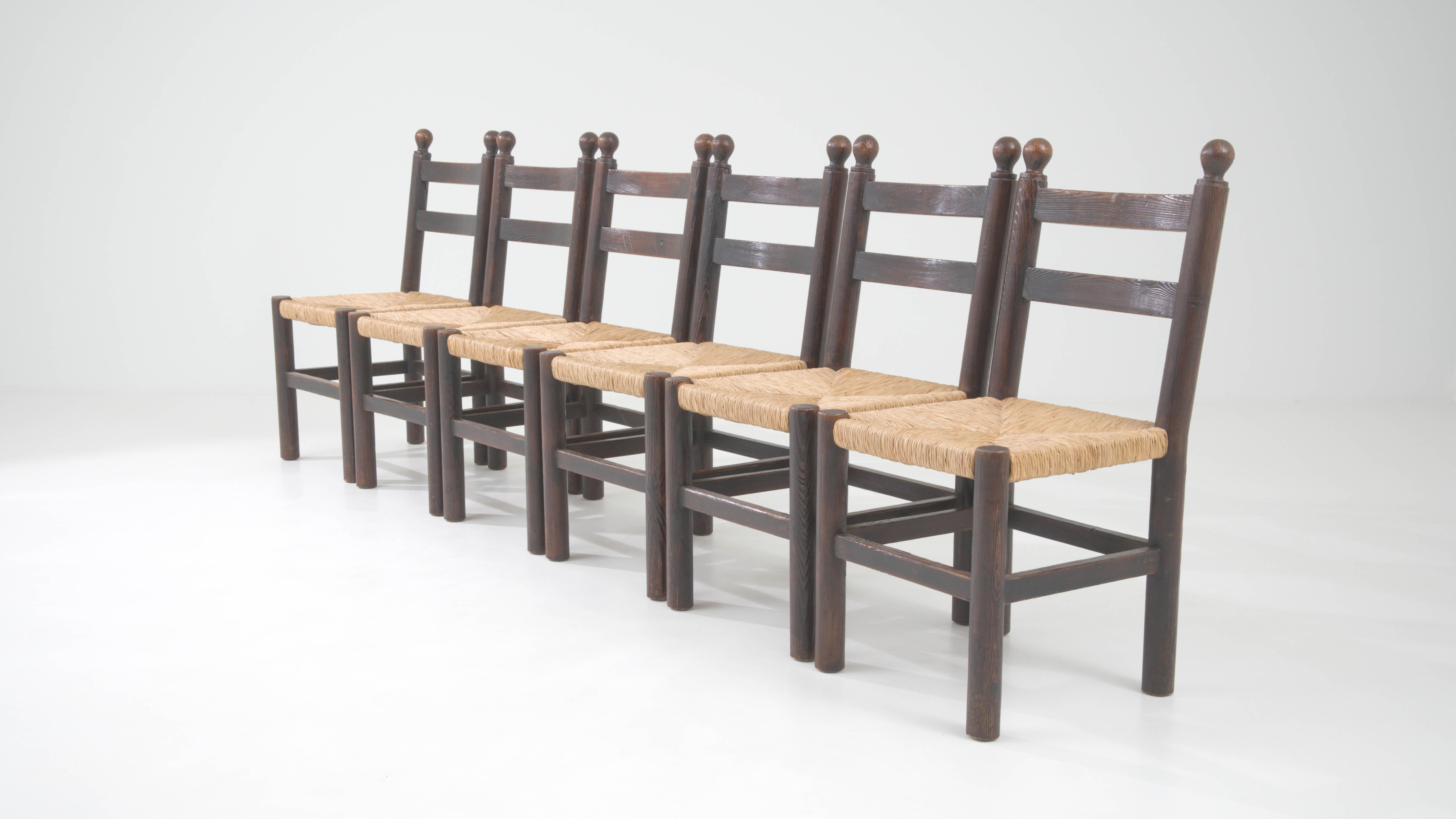 Französische Holz-Esszimmerstühle des 20. Jahrhunderts mit Korbweide-Sitzen, 6er-Set im Angebot 10