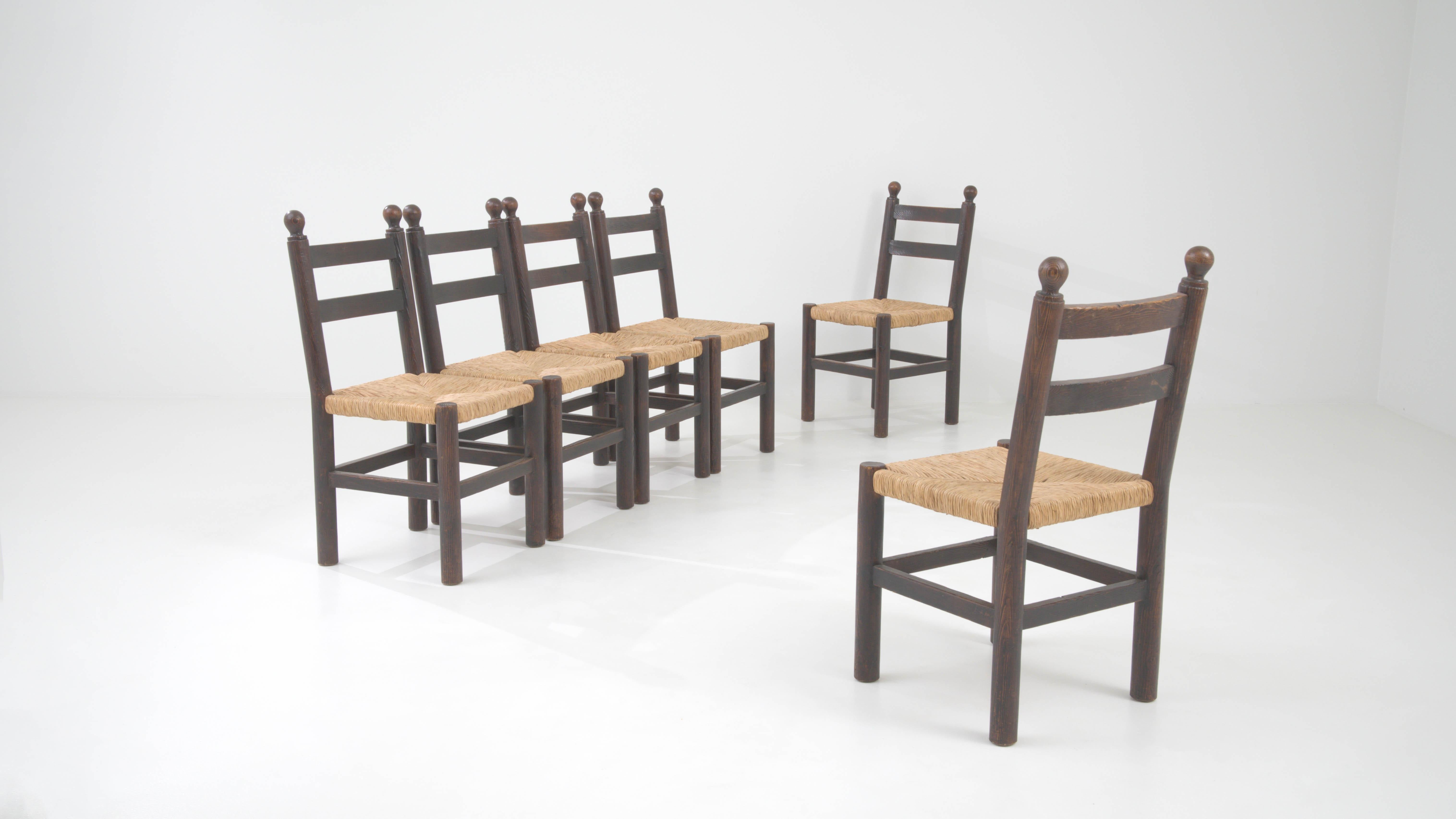 Französische Holz-Esszimmerstühle des 20. Jahrhunderts mit Korbweide-Sitzen, 6er-Set im Angebot 1