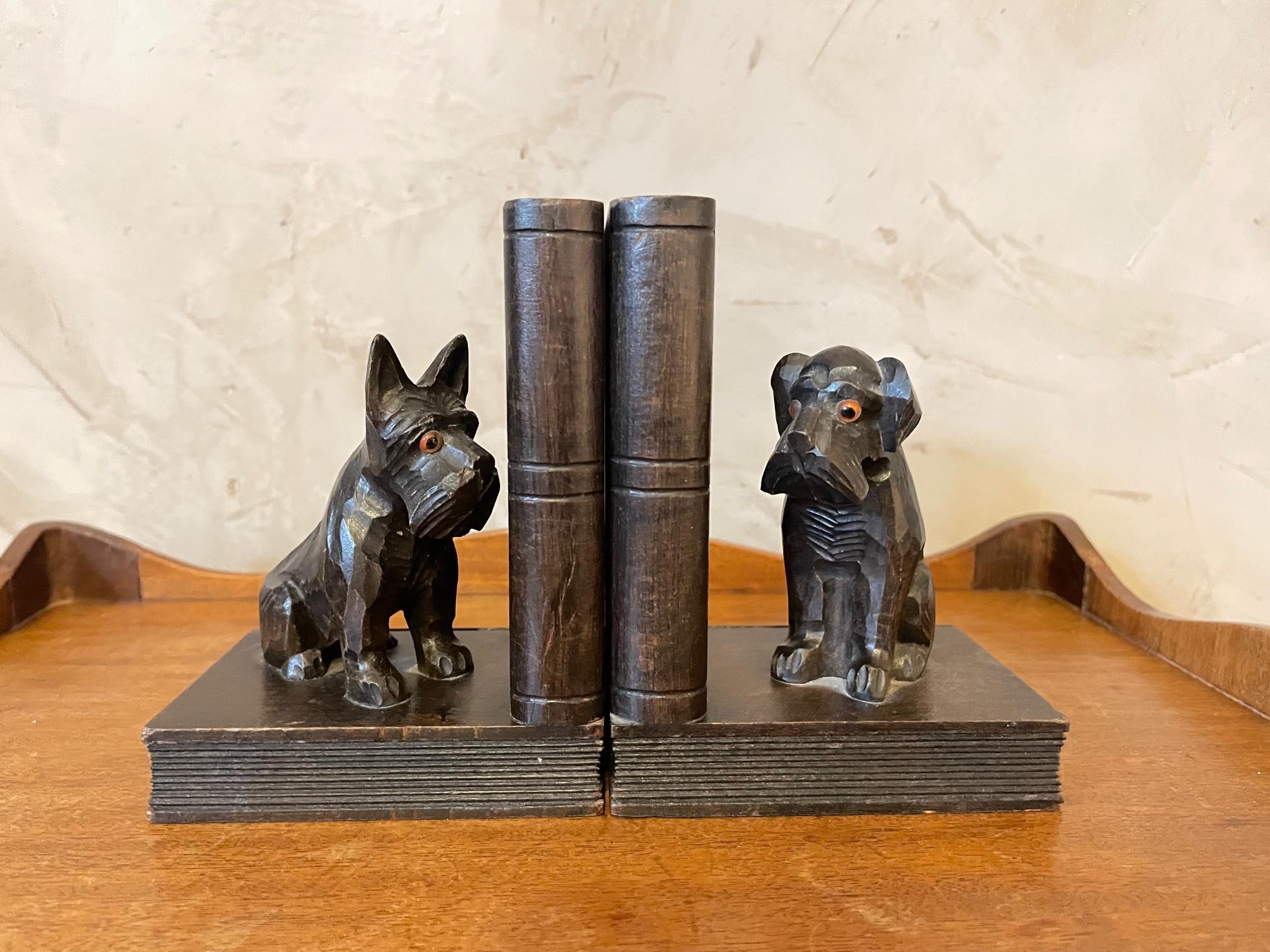 20th Century French Wooden Dogs Bookends, 1950s In Good Condition In LEGNY, FR
