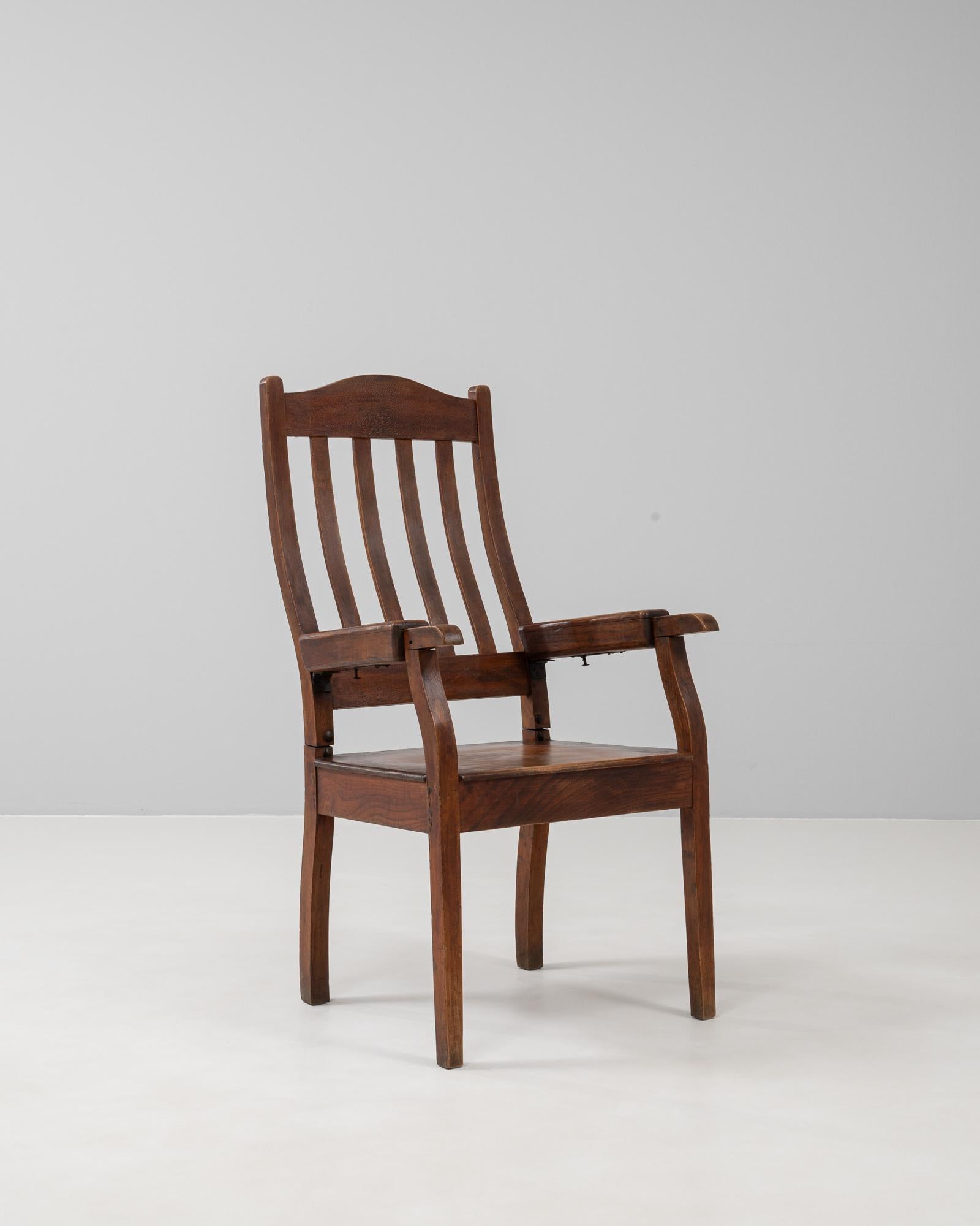 Francese Poltrona Foldes in legno francese del XX secolo in vendita