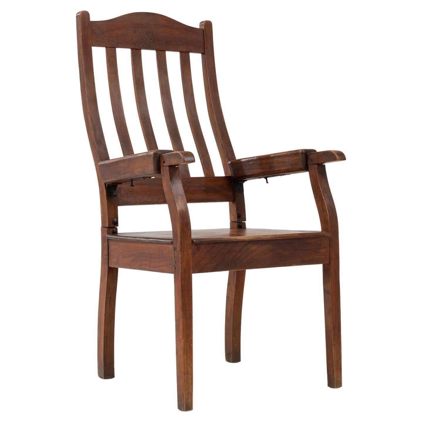 Poltrona Foldes in legno francese del XX secolo in vendita
