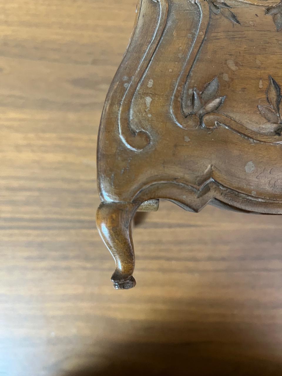 20. Jahrhundert Französisch Holzschmuck Boxe, 1940er Jahre im Angebot 11