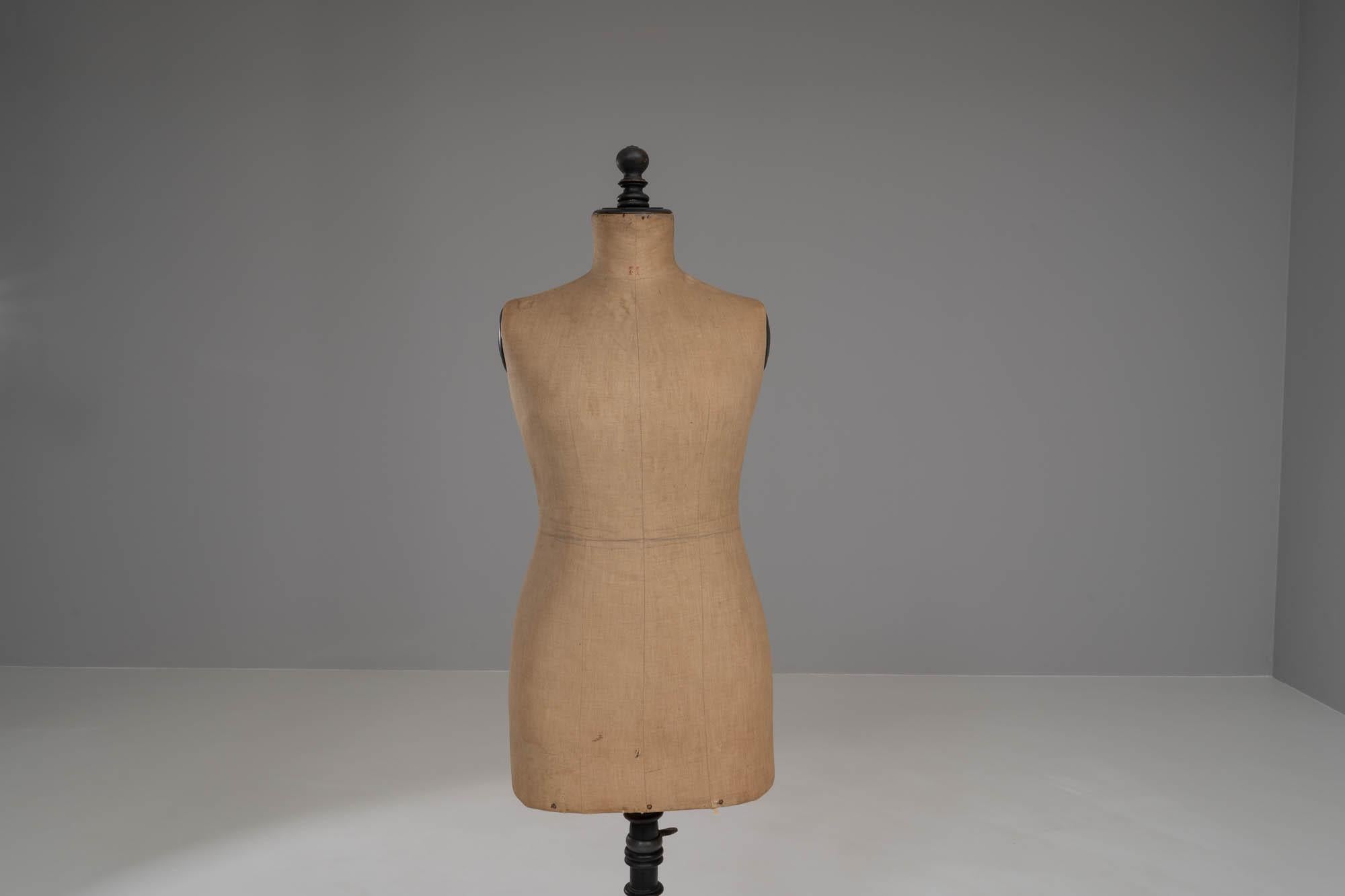 20th Century French Wooden Mannequin In Good Condition In High Point, NC