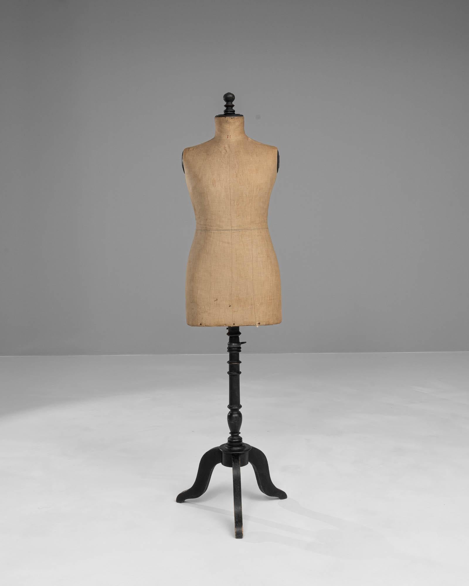20th Century French Wooden Mannequin 2