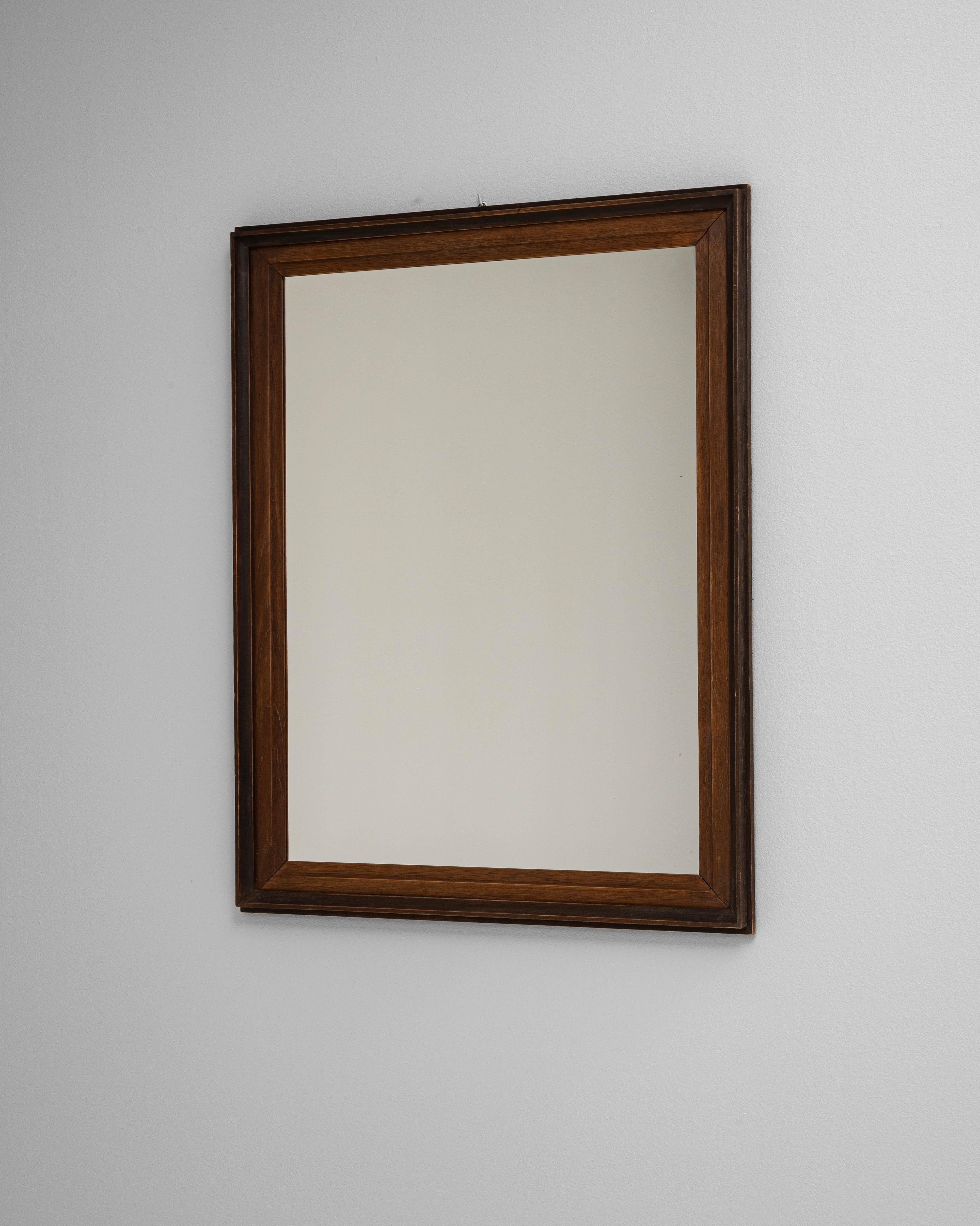 Specchio di legno francese del XX secolo In condizioni buone a High Point, NC