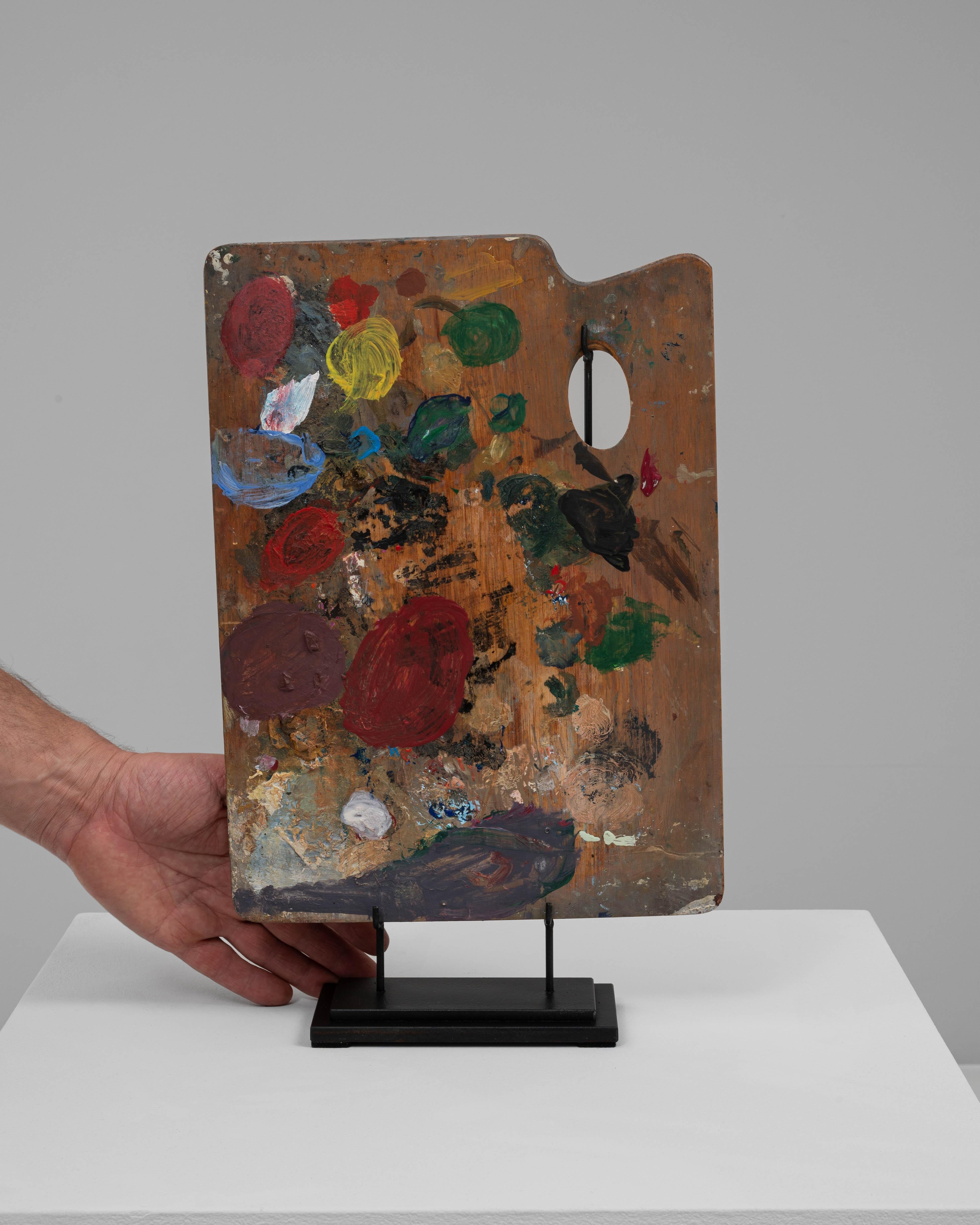 Français Palette de peintre en bois du 20e siècle sur support métallique en vente