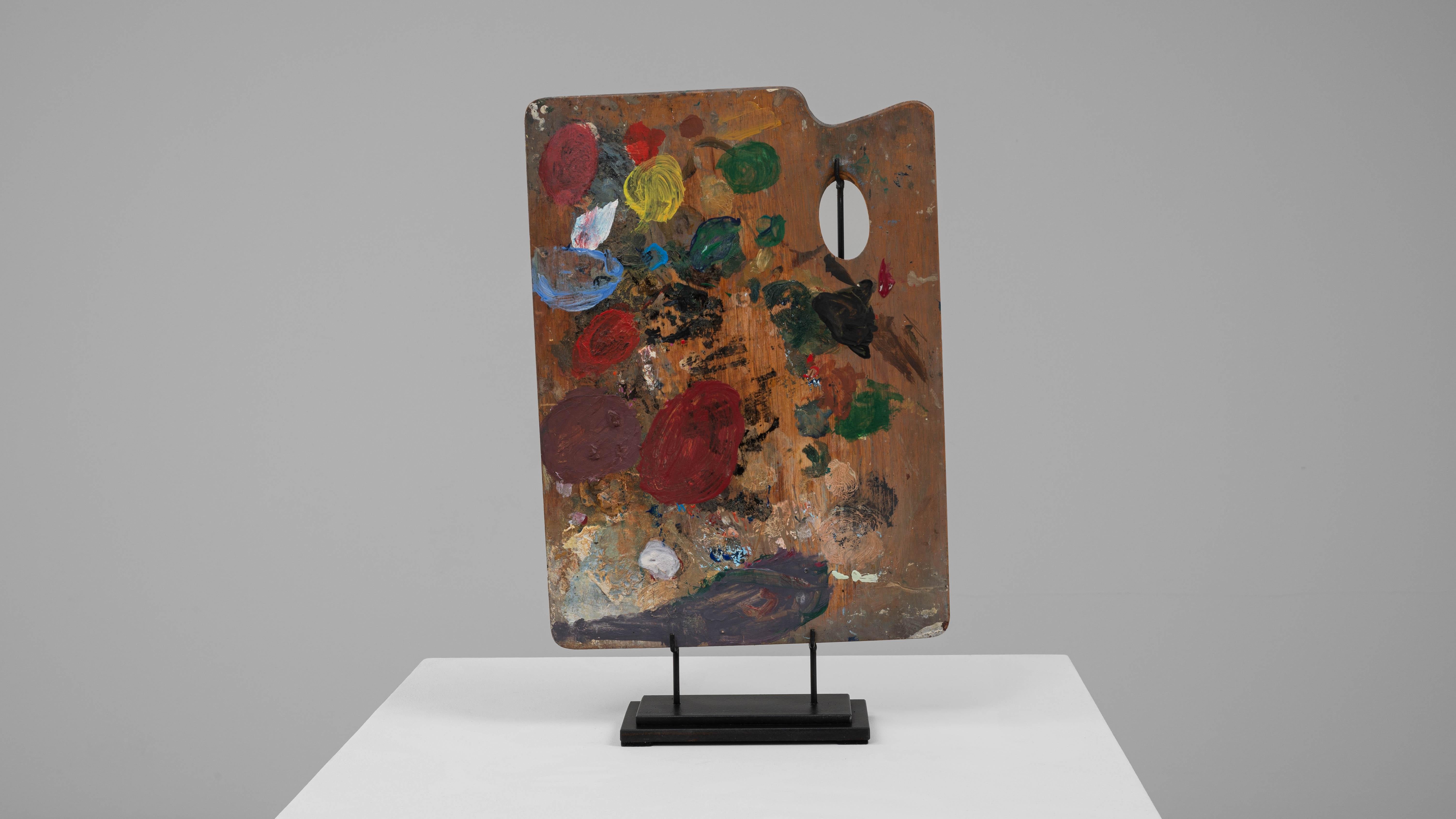 Palette de peintre en bois du 20e siècle sur support métallique en vente 1