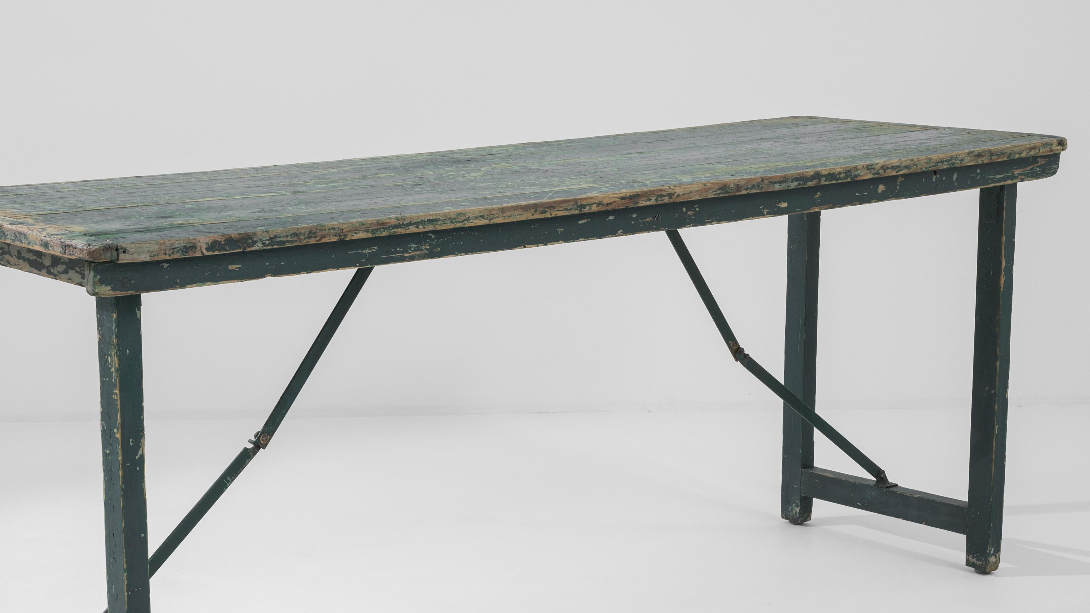 20th Century French Wooden Patinated Folding Table For Sale 3