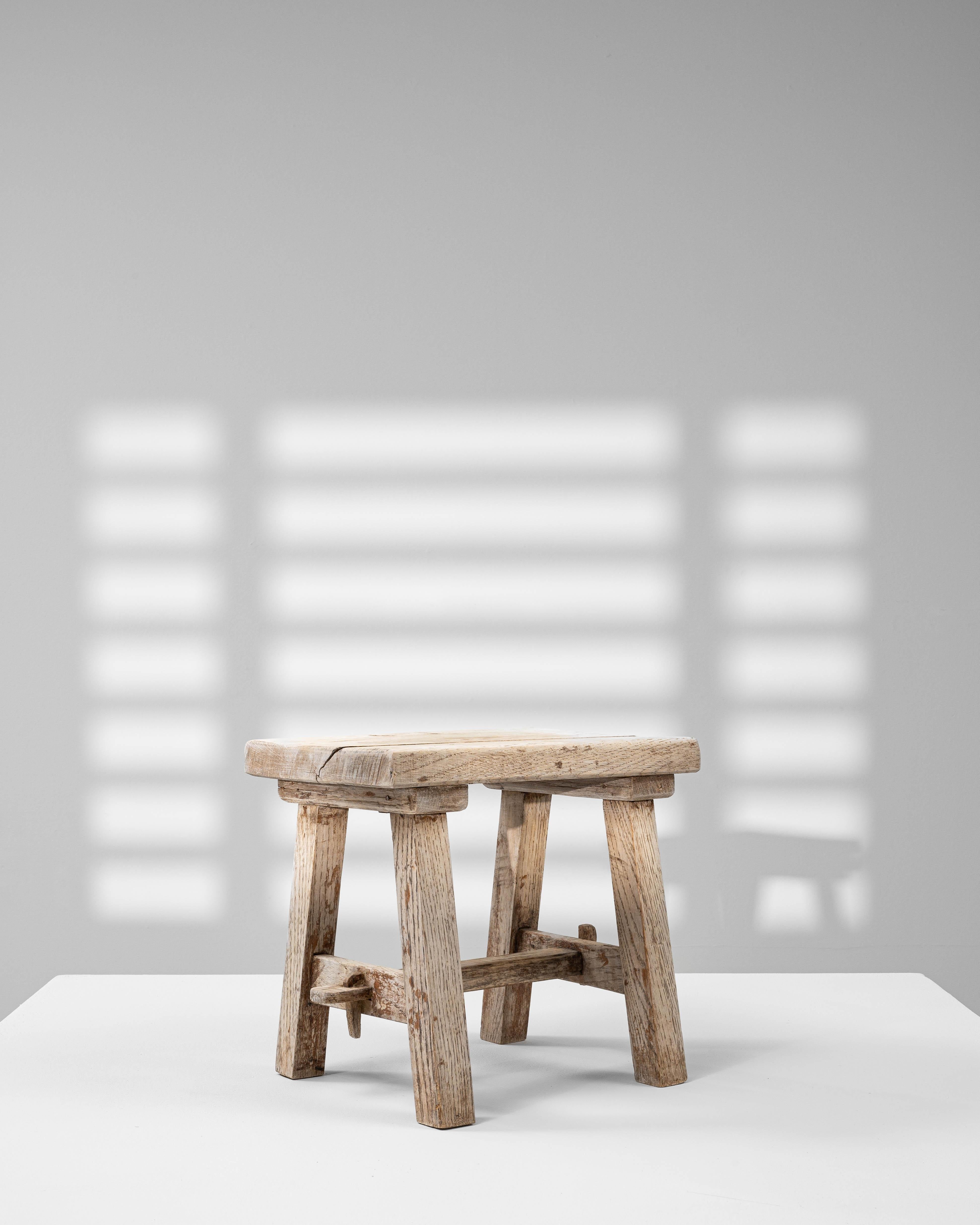 Pedestal de madera francés del siglo XX en venta 1