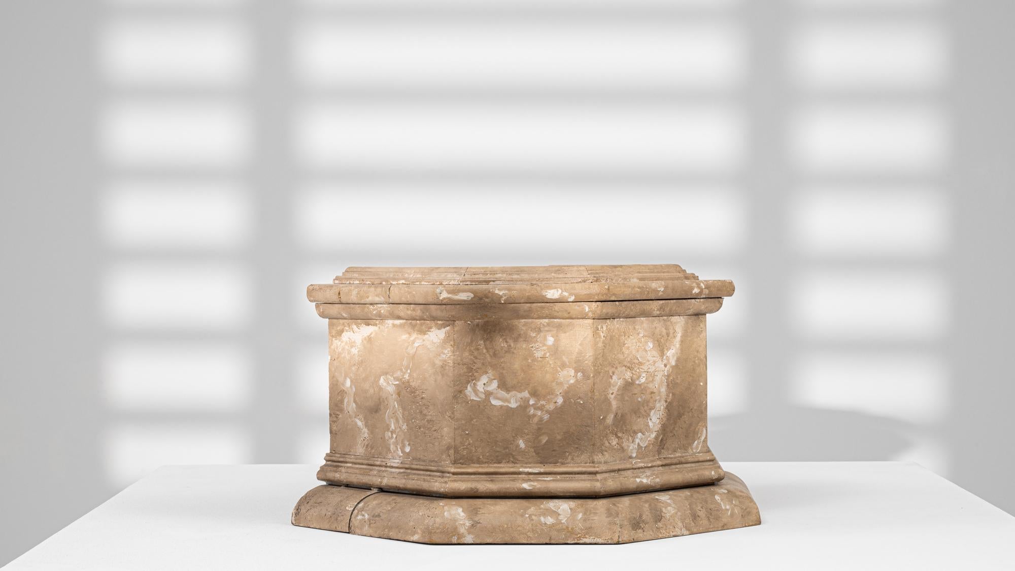 The Pedestal en bois français du 20e siècle en vente 1