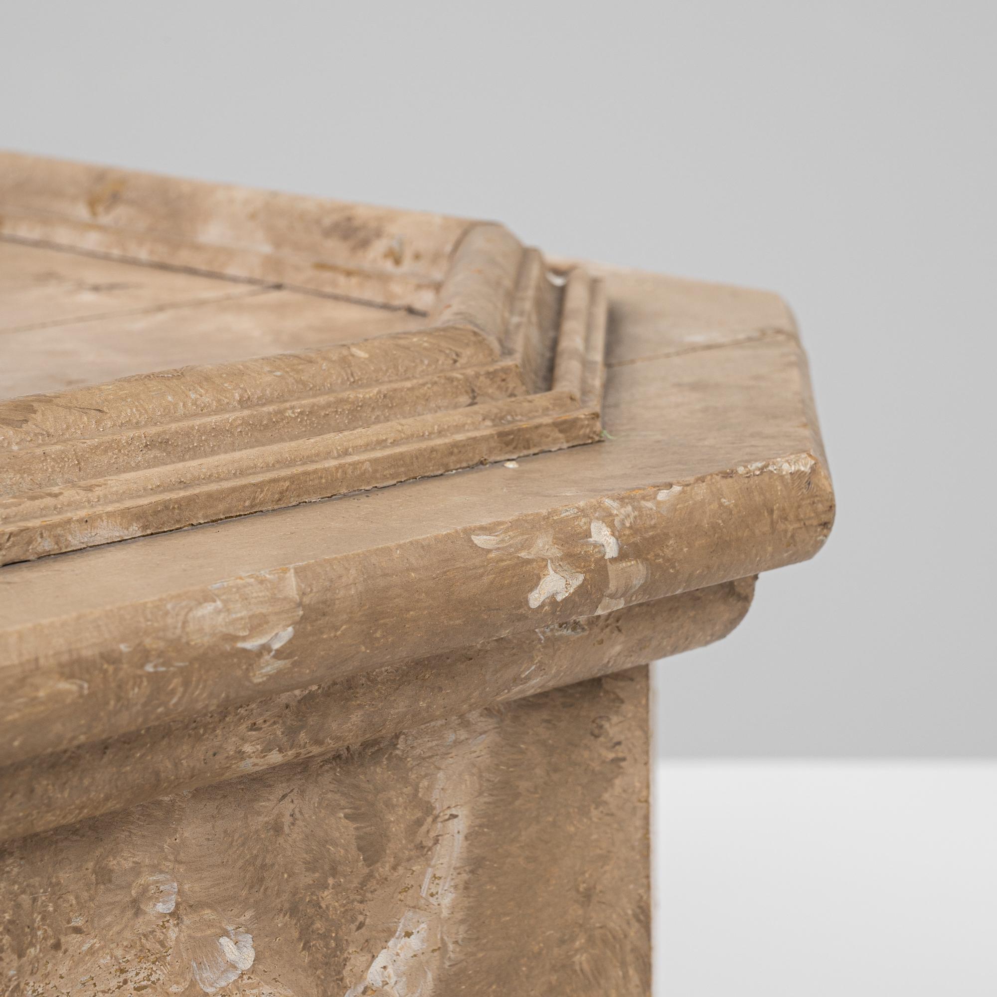 The Pedestal en bois français du 20e siècle en vente 2