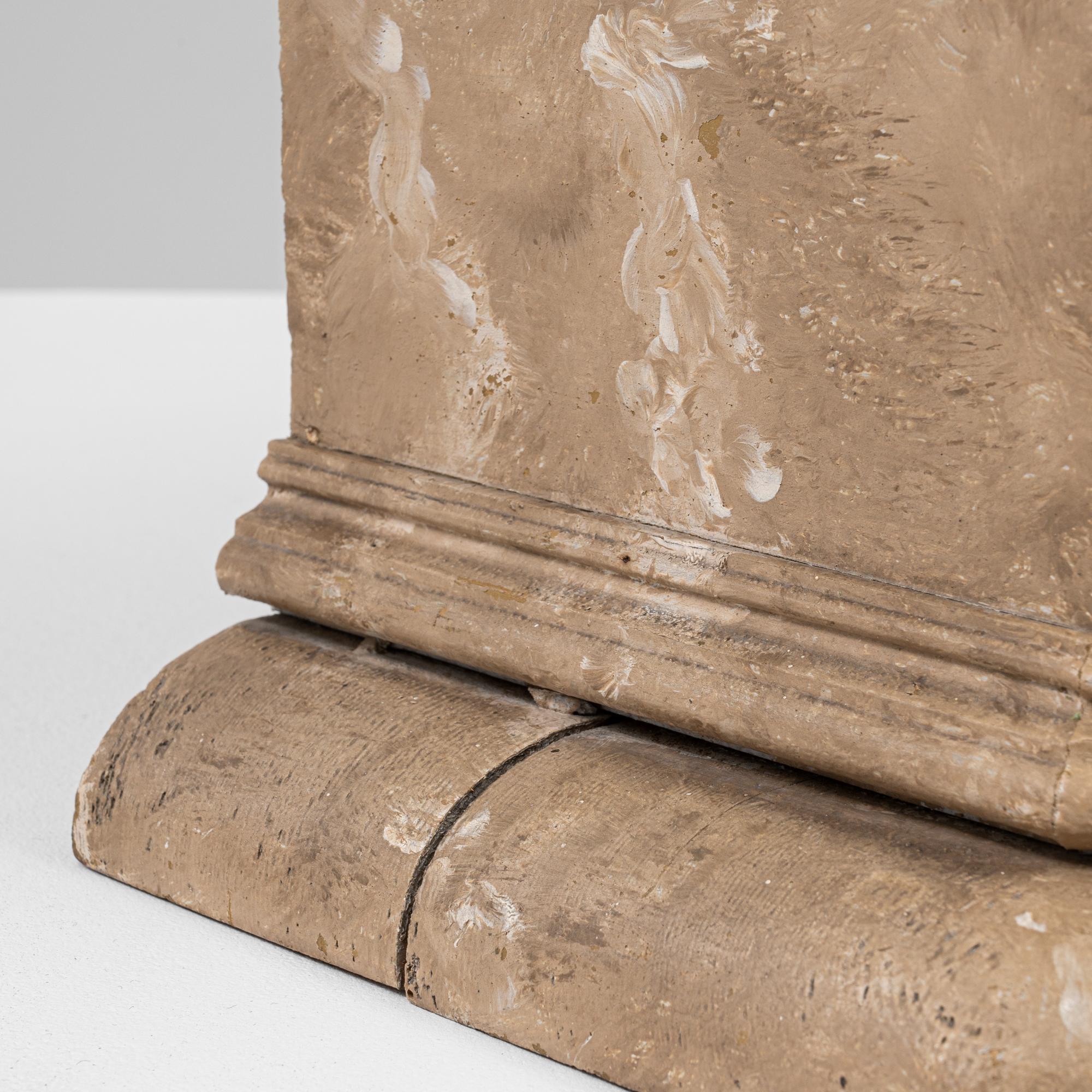 The Pedestal en bois français du 20e siècle en vente 3