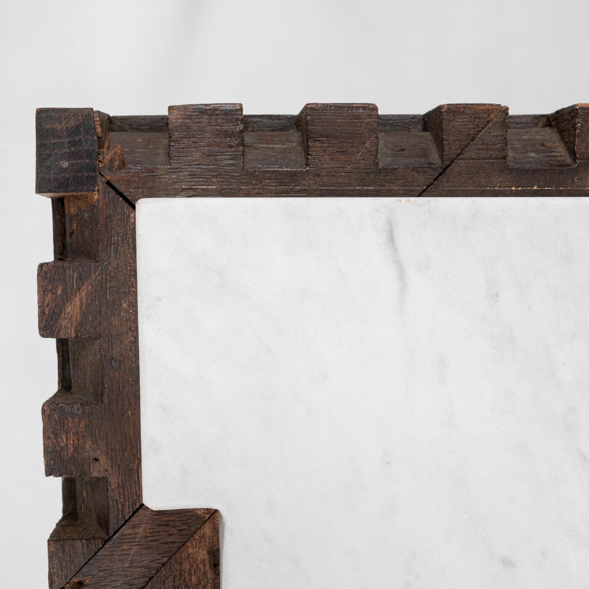 Piedistallo in legno francese del XX secolo con piano in marmo in vendita 6