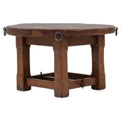 Mesa de centro redonda de madera francesa del siglo XX en pátina original