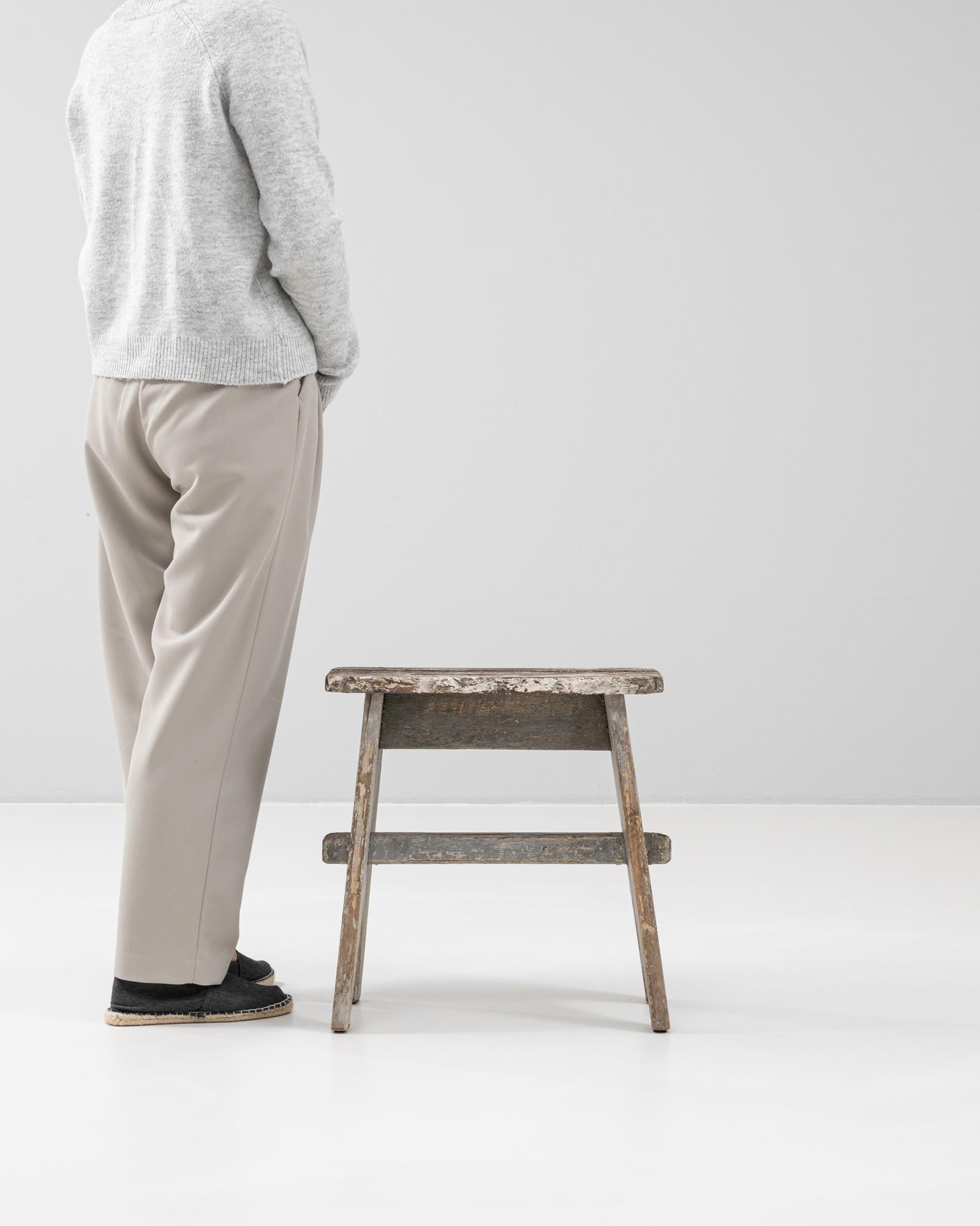 20th Century French Wooden Stool Francés en venta