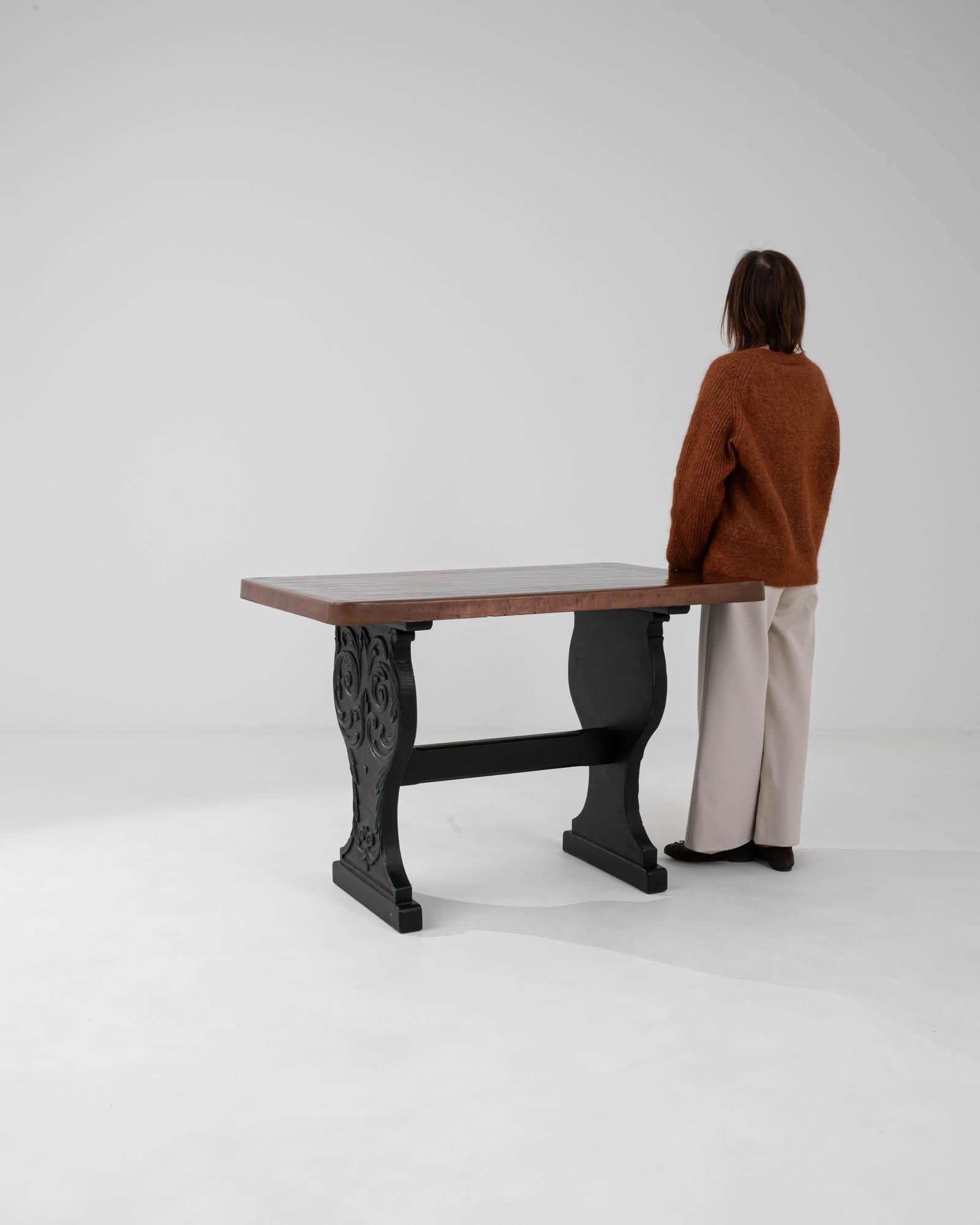 Mesa de madera francesa del siglo XX en venta 2