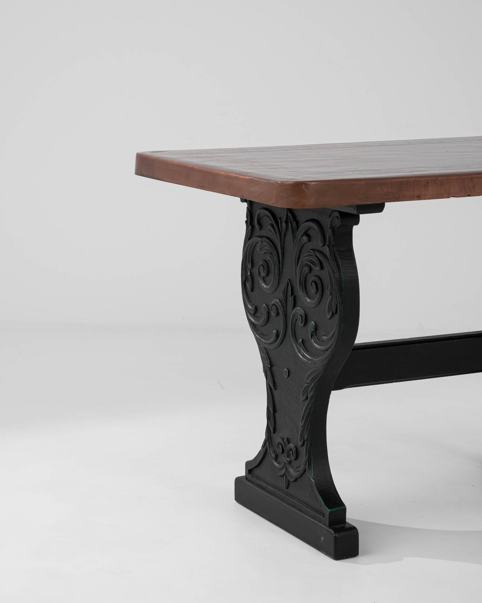 Mesa de madera francesa del siglo XX en venta 4