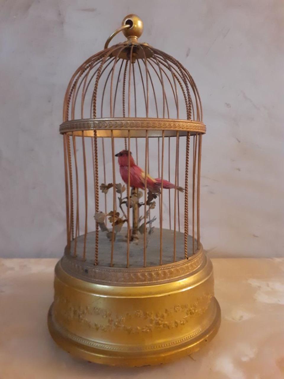 20th Century French Working Automaton Gilt Bronze Singing Birdcage, 1900s In Good Condition In LEGNY, FR