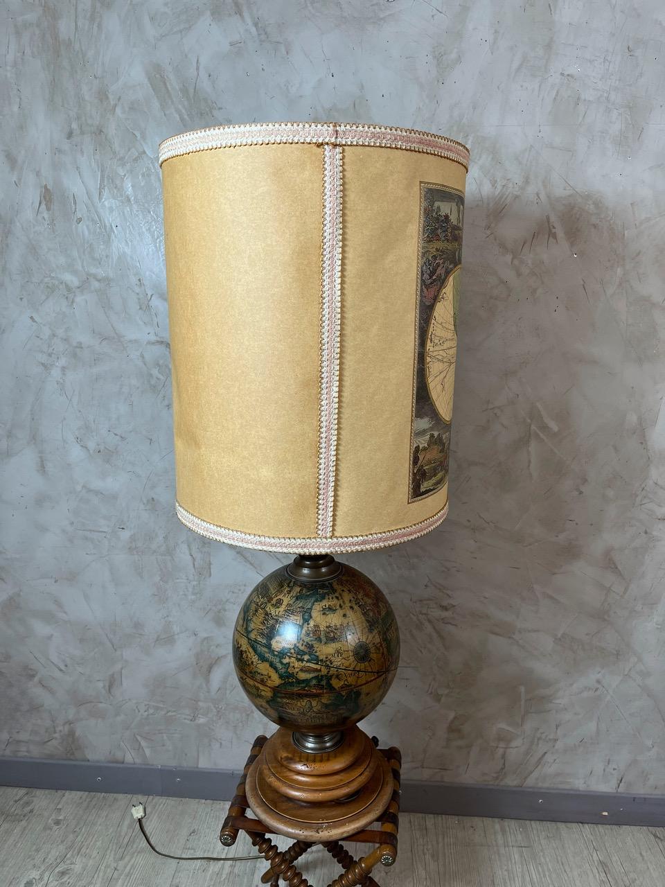 Lampada da terra francese World map del XX secolo, anni '80 in vendita 7