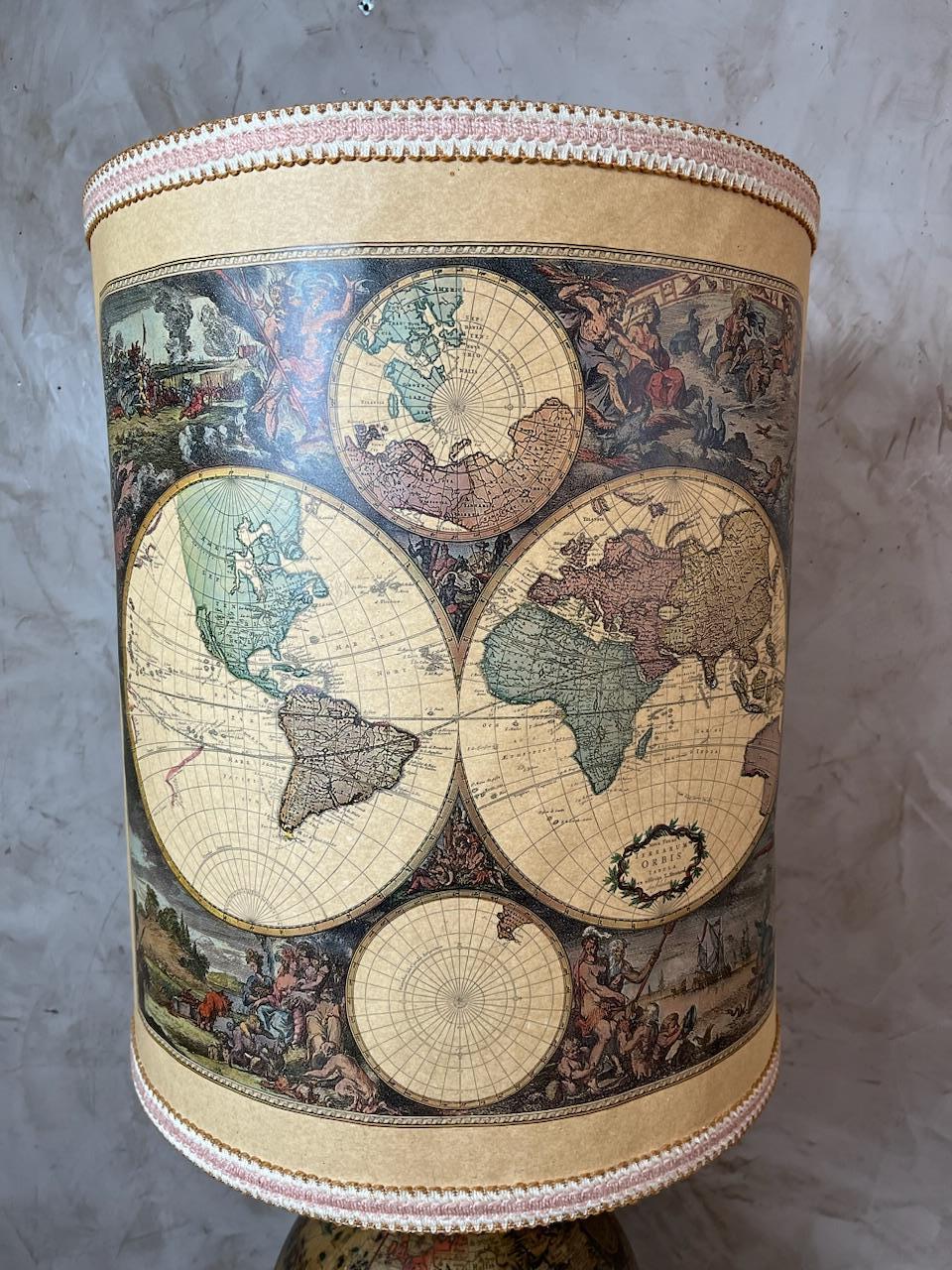 Francese Lampada da terra francese World map del XX secolo, anni '80 in vendita